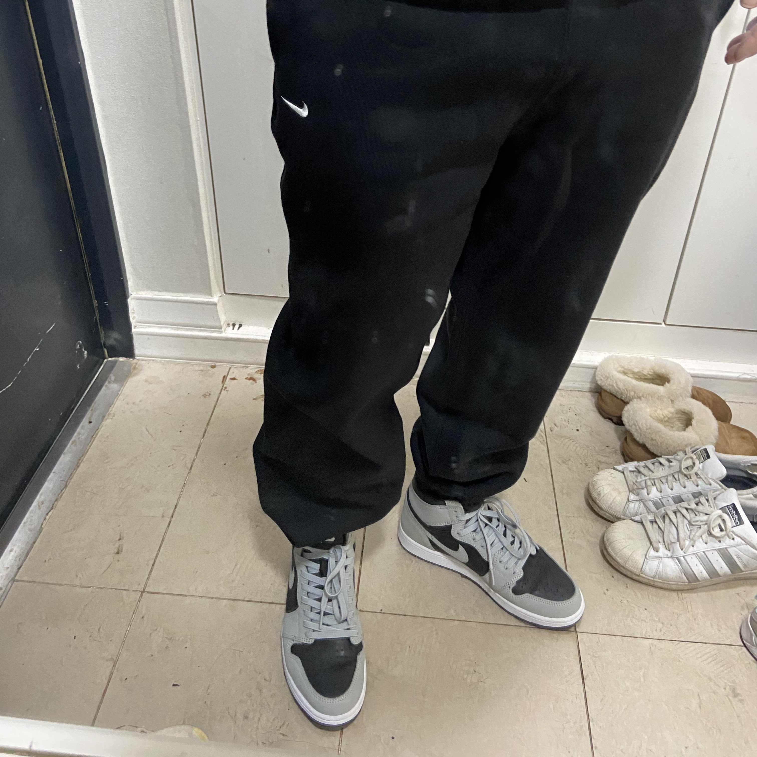 (W) Nike NRG Solo Swoosh Fleece Pants Black White - Asia 착용 스타일 - 1