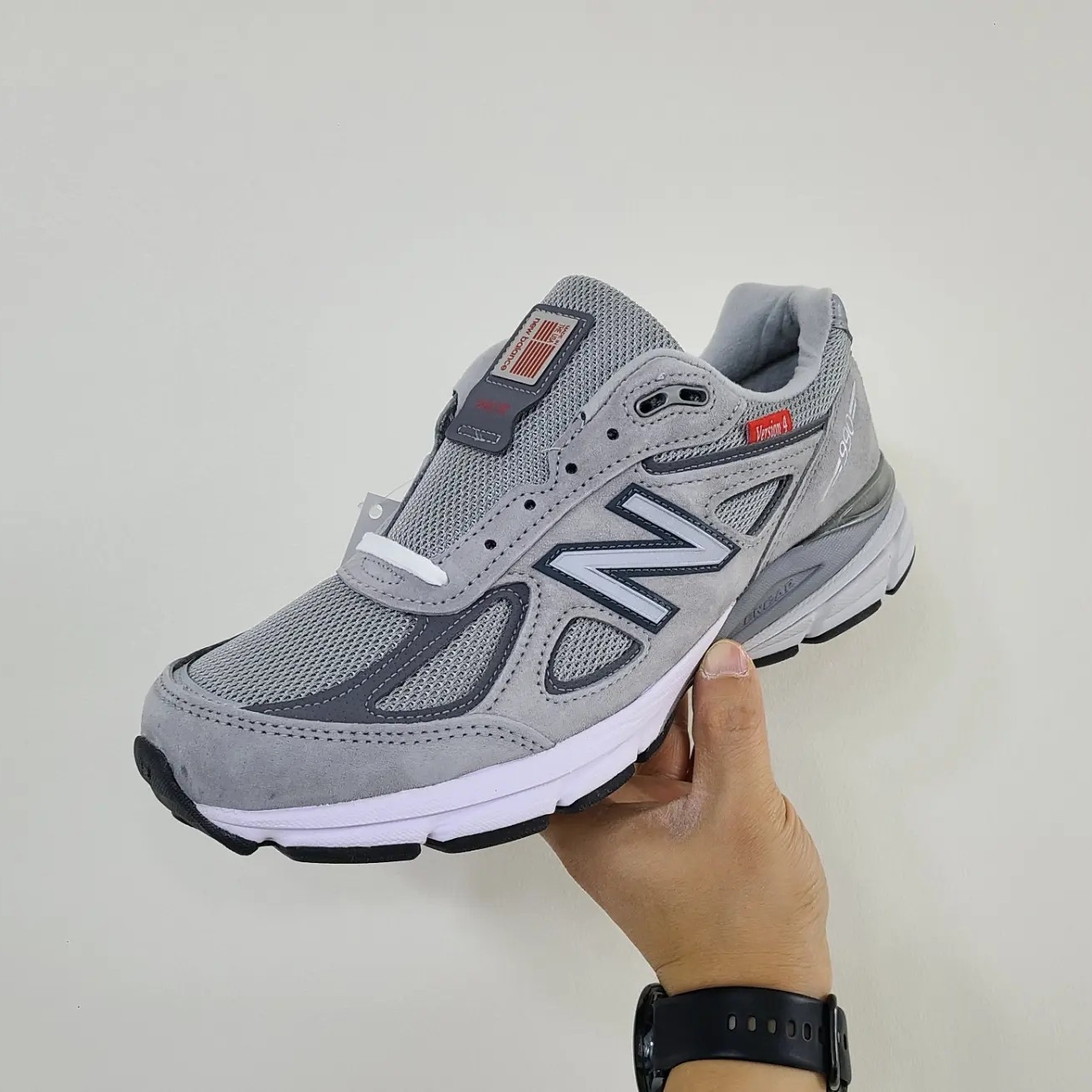 New Balance 990vs4 Made in USA Grey 착용 스타일 - 1