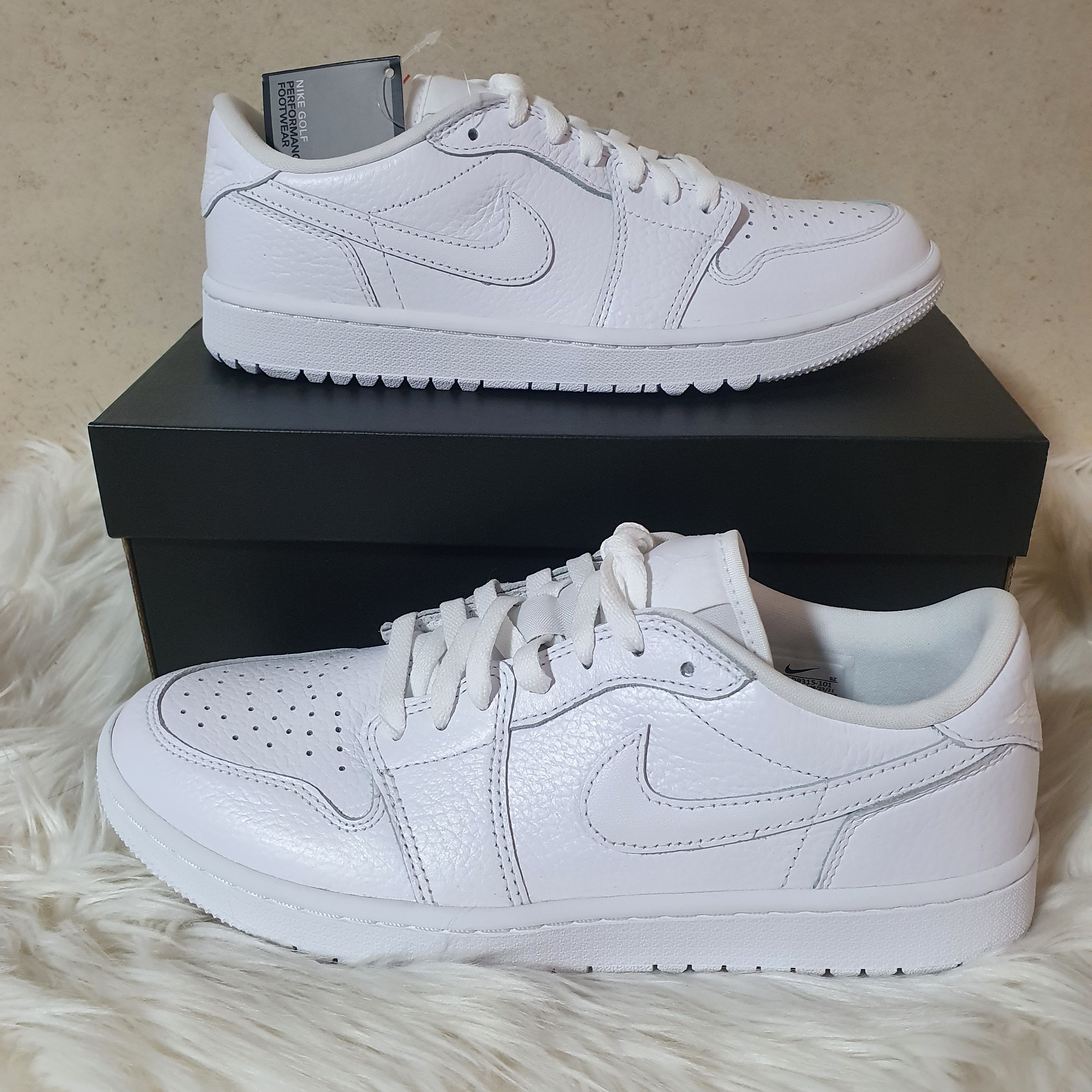 Jordan 1 Low Golf Triple White 착용 스타일 - 1