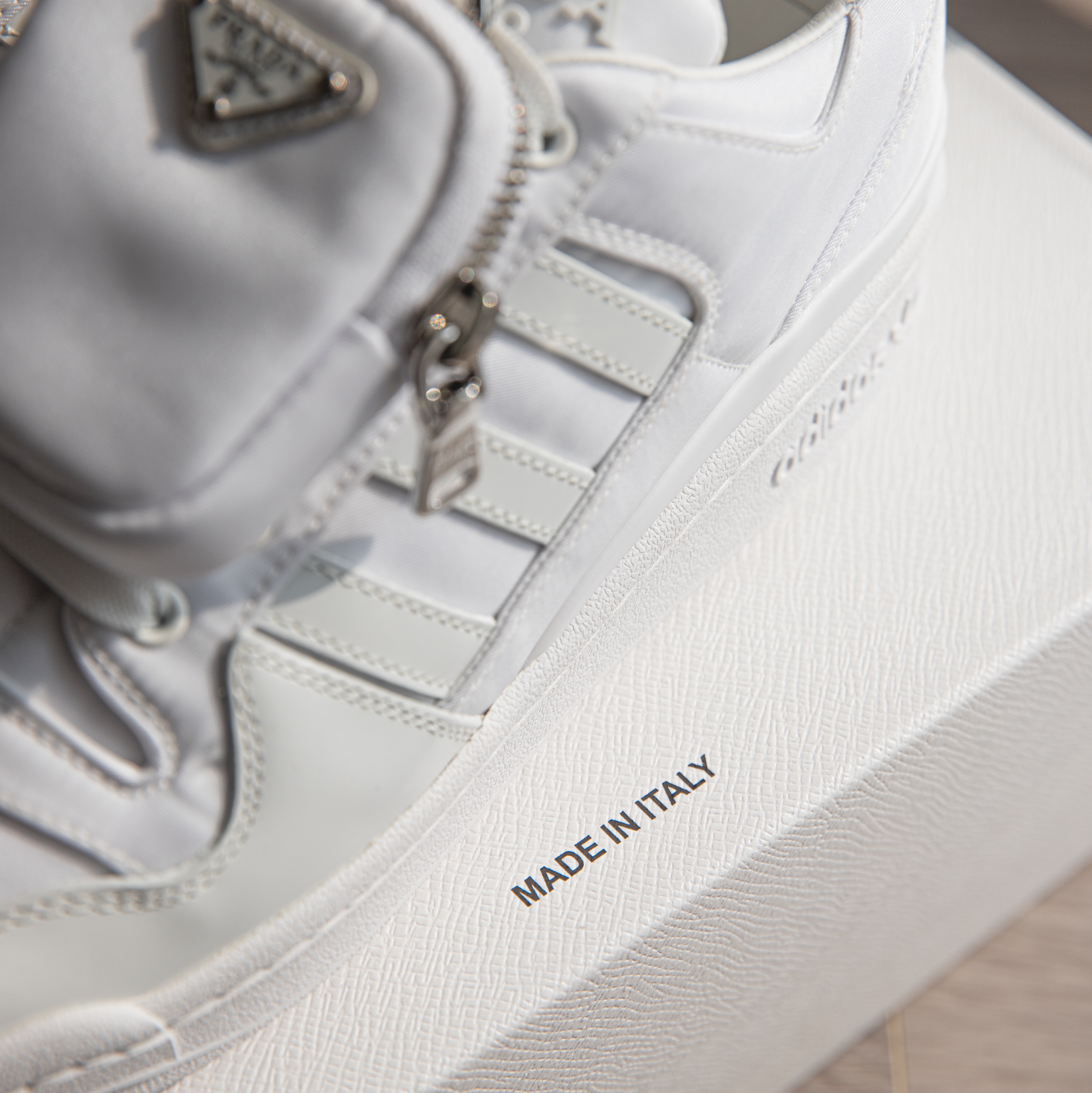 Adidas x Prada Re-Nylon Forum High White 착용 스타일 - 5