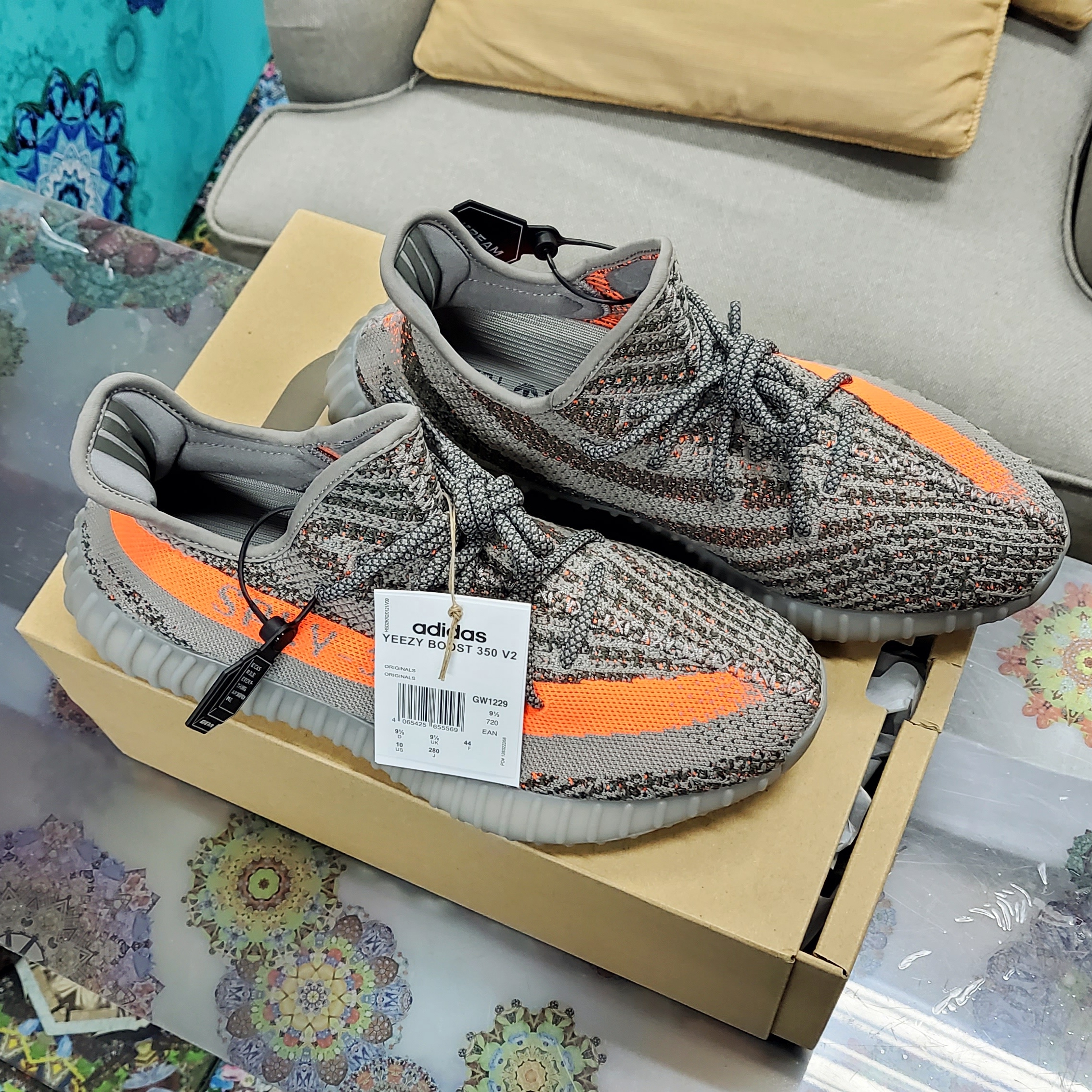 Adidas Yeezy Boost 350 V2 Beluga - Reflective 착용 스타일 - 2