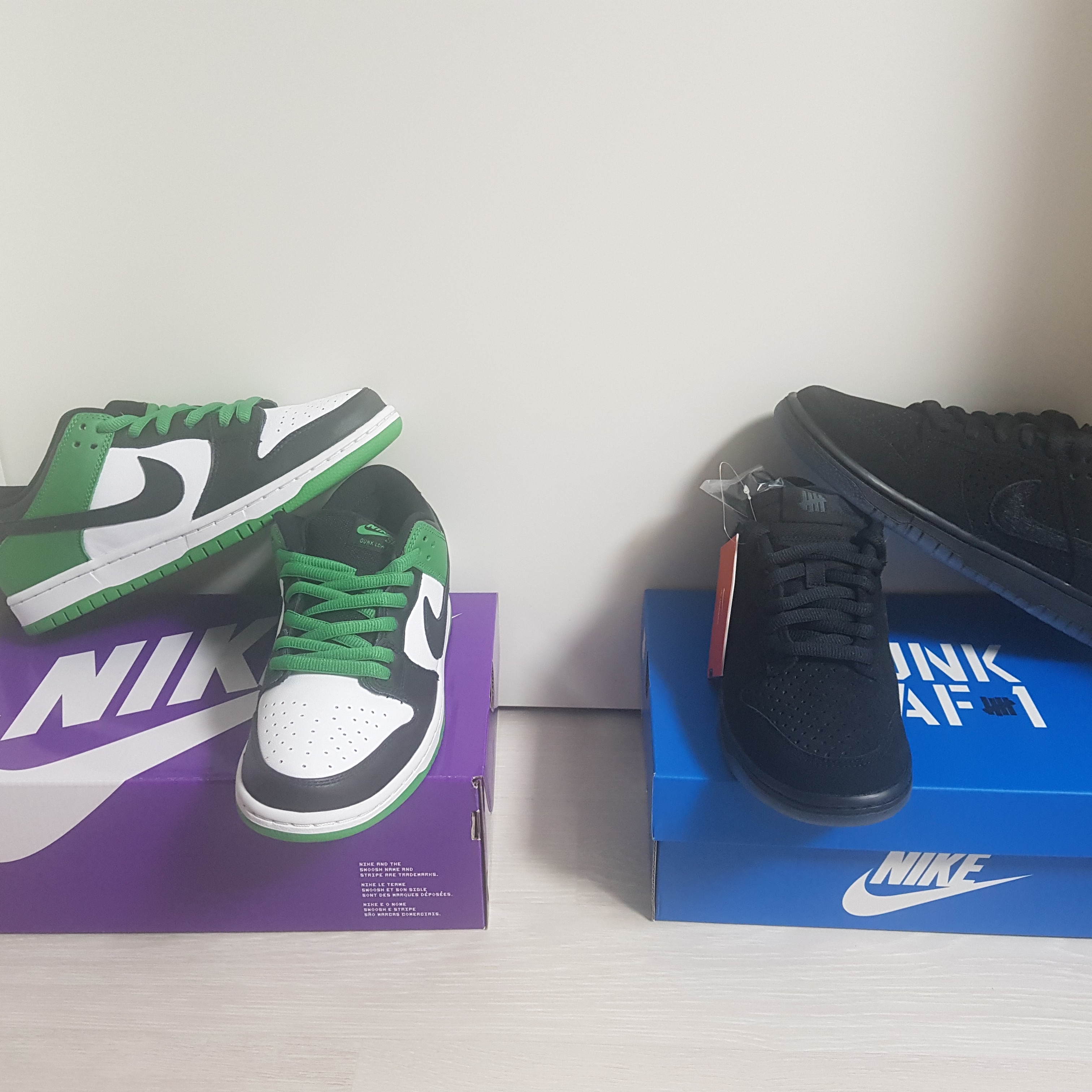 Nike SB Dunk Low Pro Black and Classic Green 착용 스타일 - 5