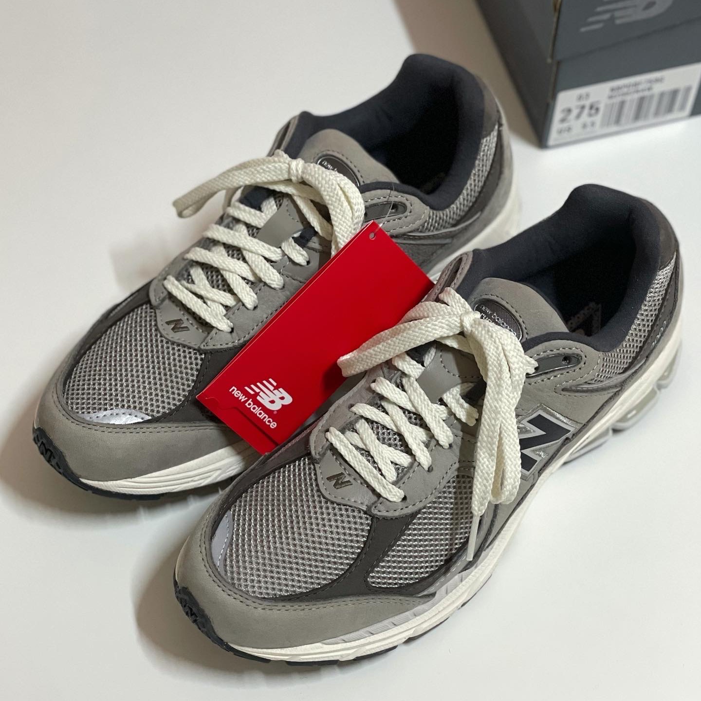 New Balance 2002 Warm Alpaca, New Balance 2002R White 착용 스타일 - 2
