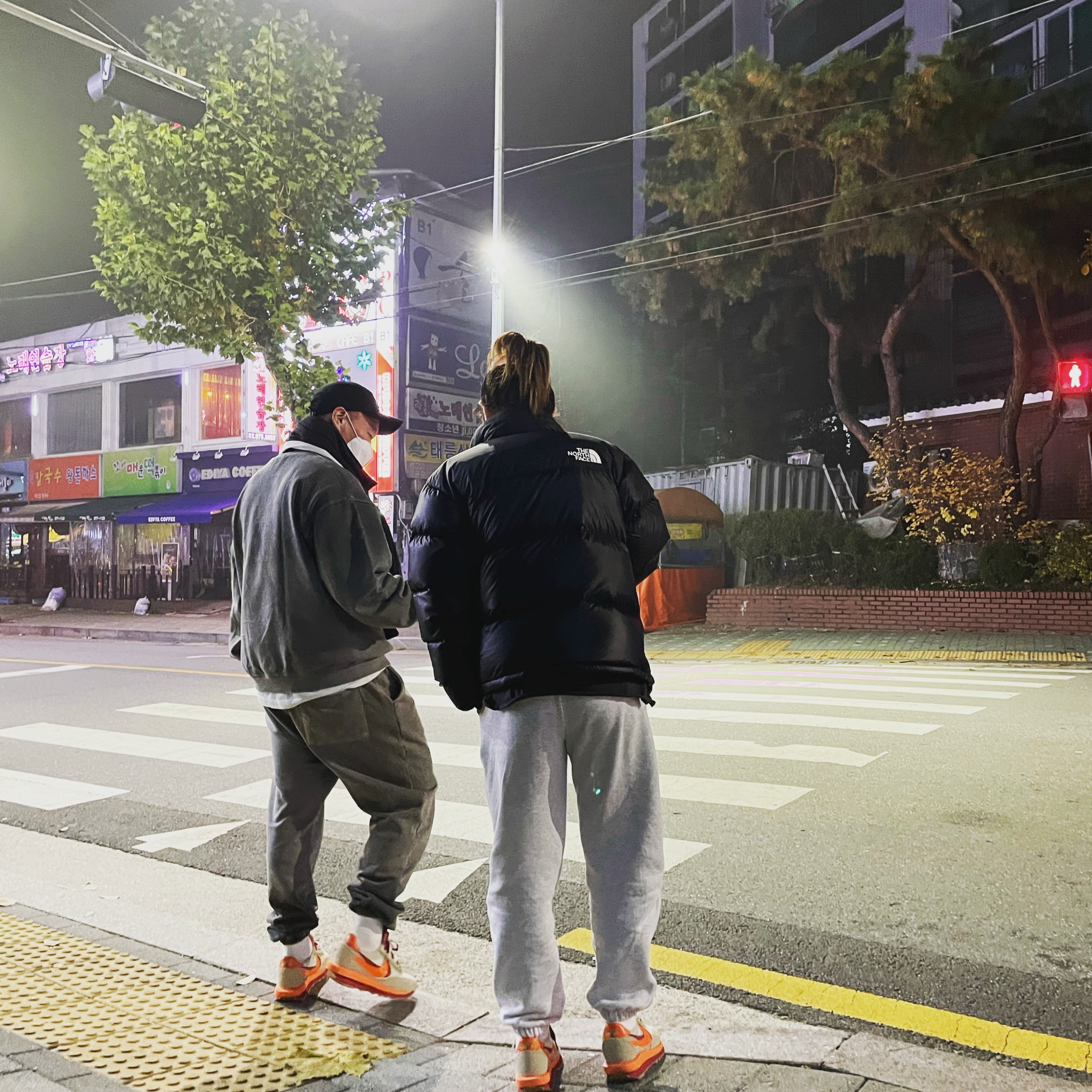 Nike x Sacai x Clot LDWaffle Orange Blaze 착용 스타일