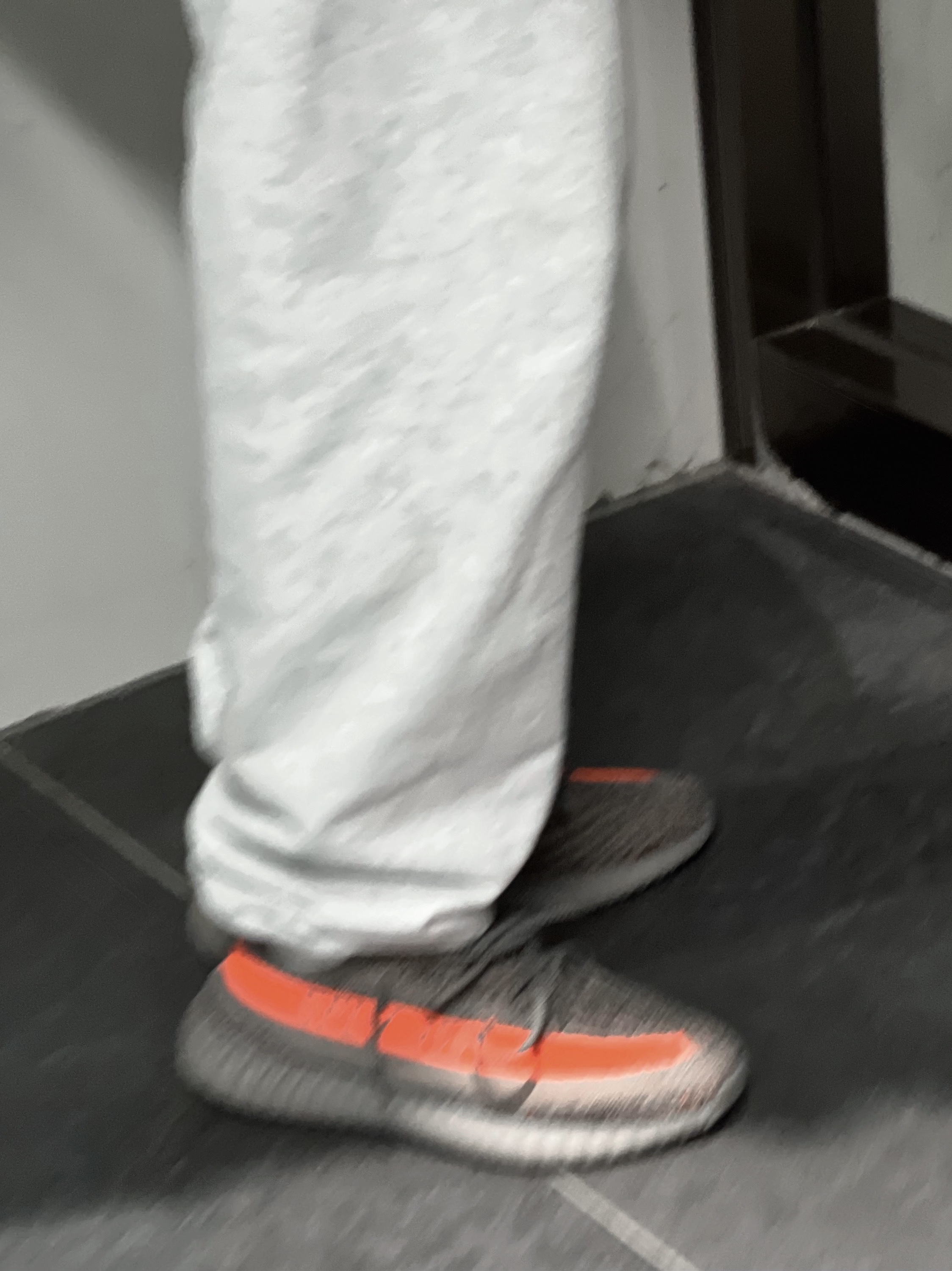 Adidas Yeezy Boost 350 V2 Beluga - Reflective 착용 스타일 - 2