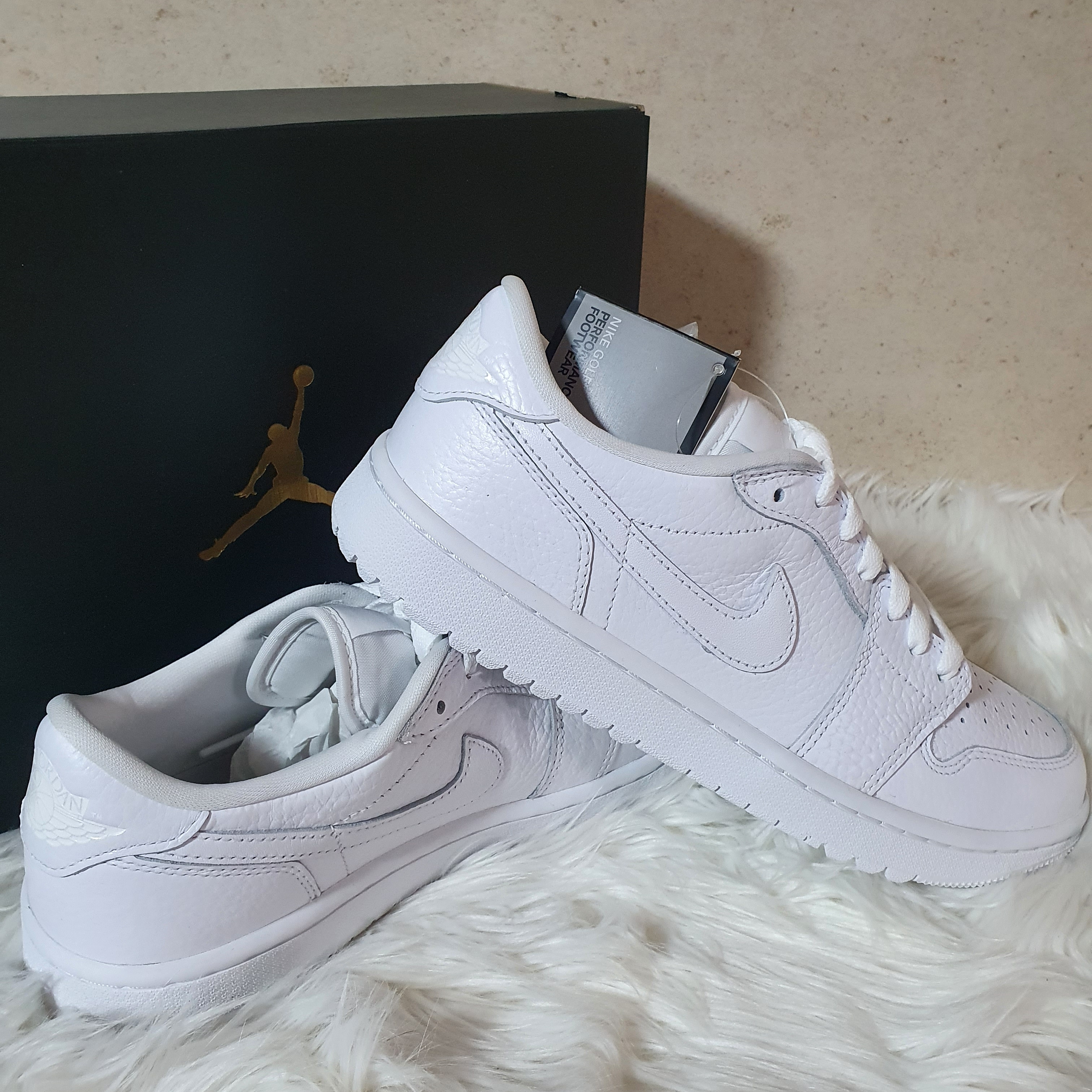 Jordan 1 Low Golf Triple White 착용 스타일 - 2