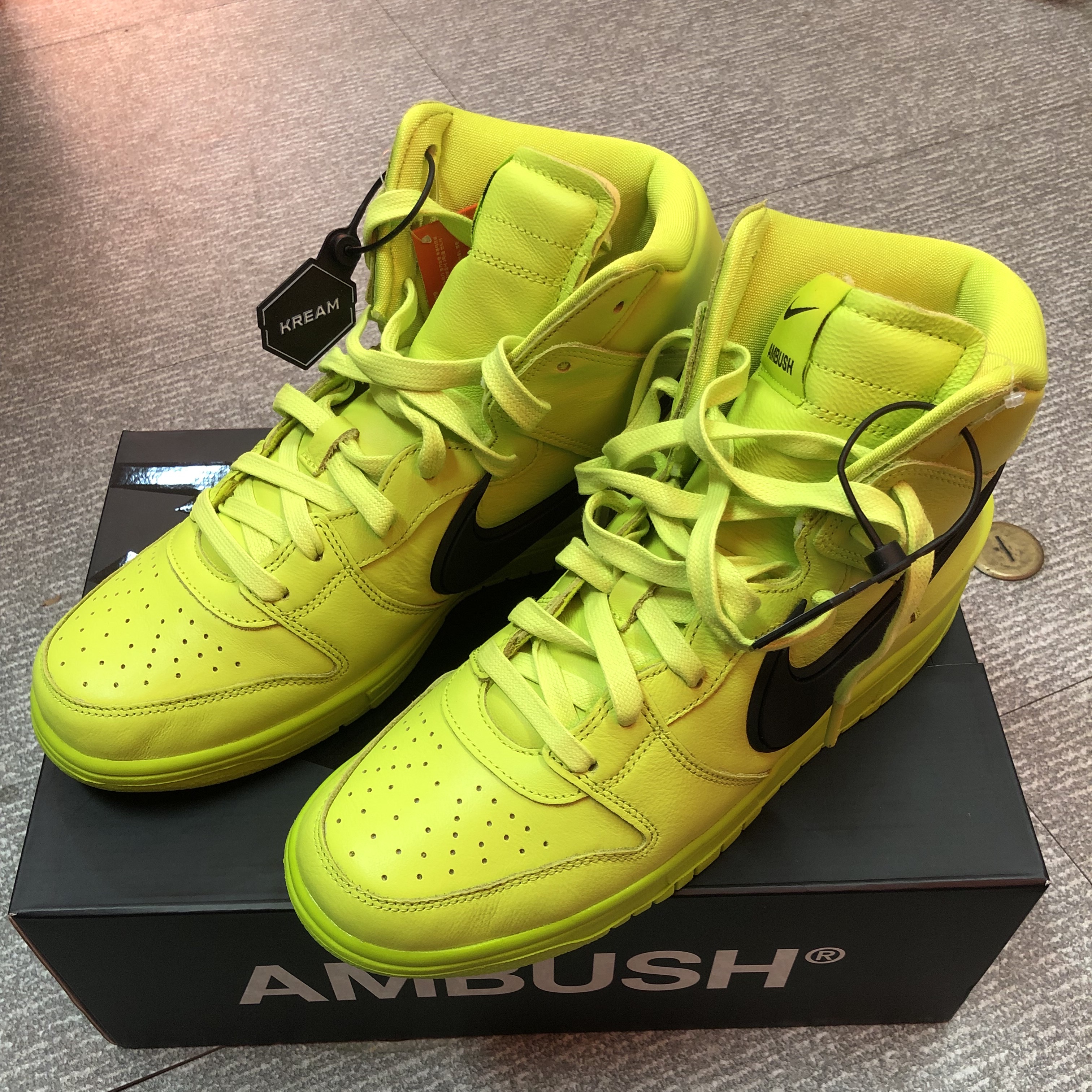 Nike x Ambush Dunk High Flash Lime 착용 스타일 - 1