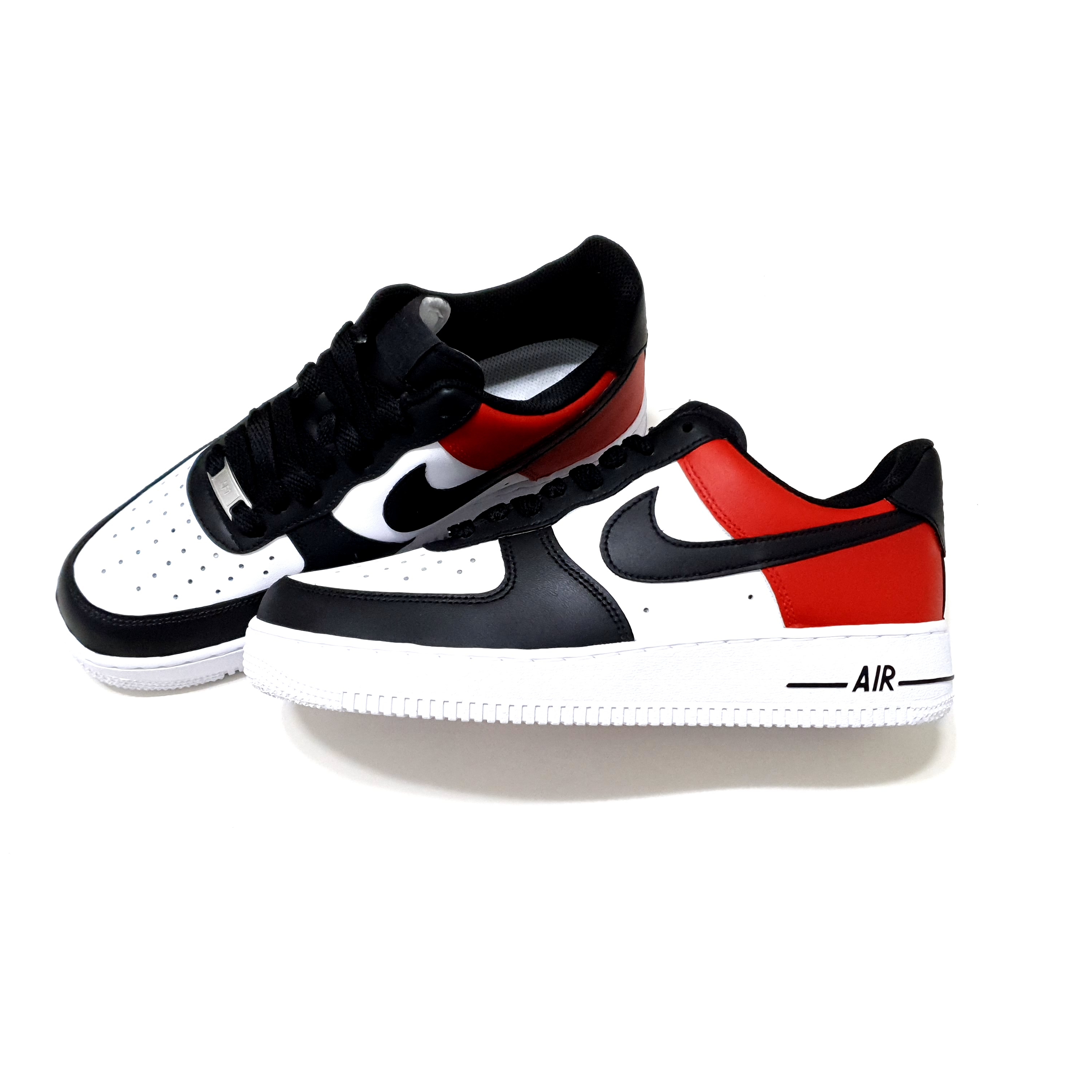Nike Air Force 1 '07 Low White, Jordan 1 Low Black Toe 착용 스타일 - 3