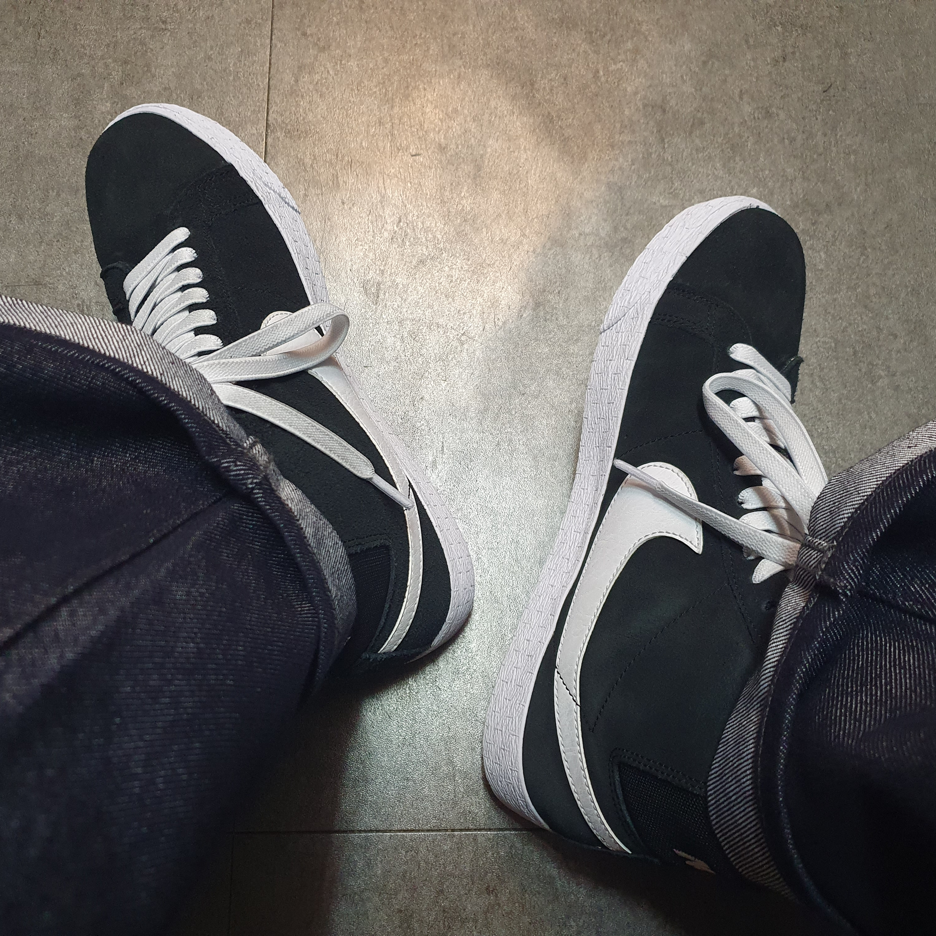 Nike SB Zoom Blazer Mid Black White 착용 스타일