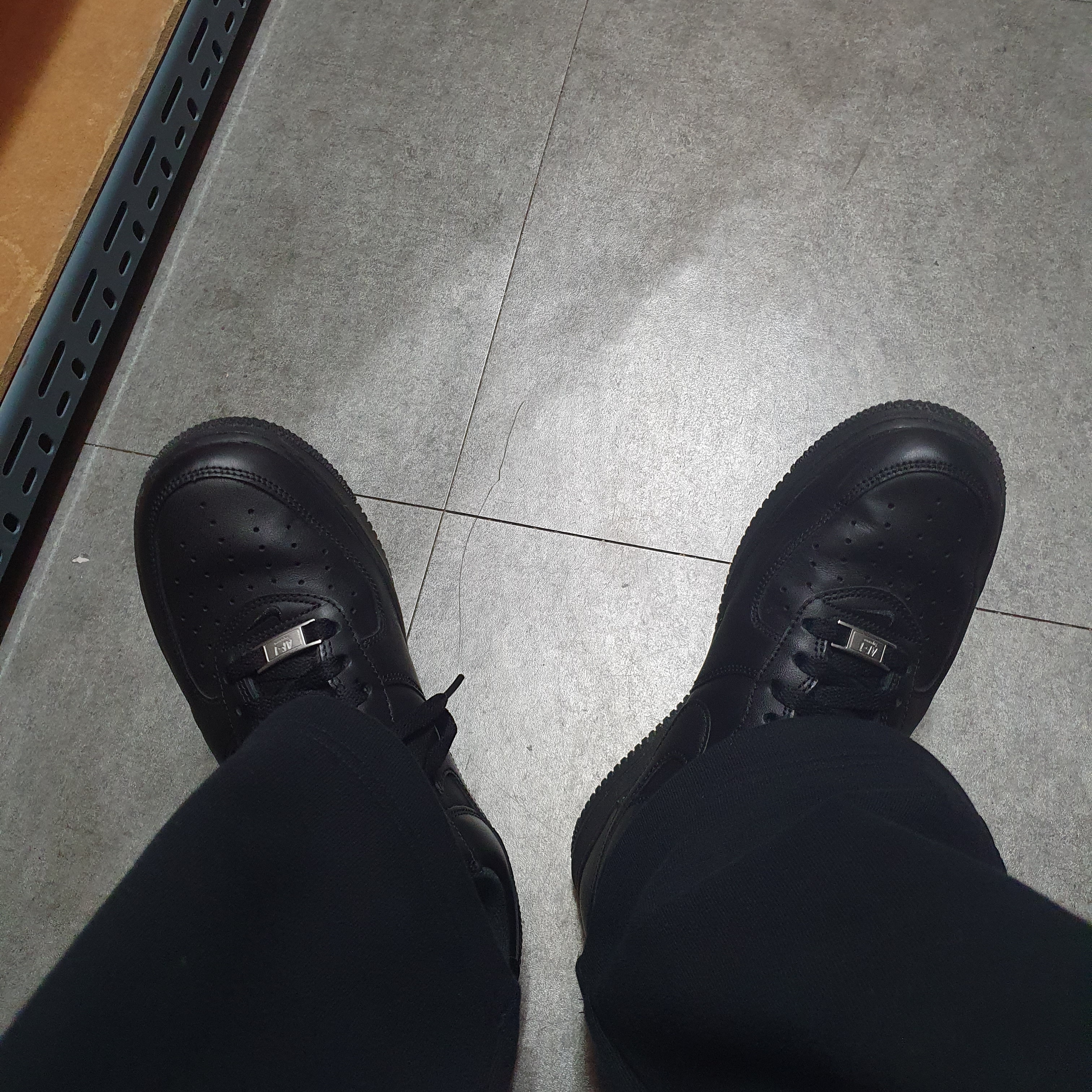 Nike x Supreme Air Force 1 Low Black 착용 스타일