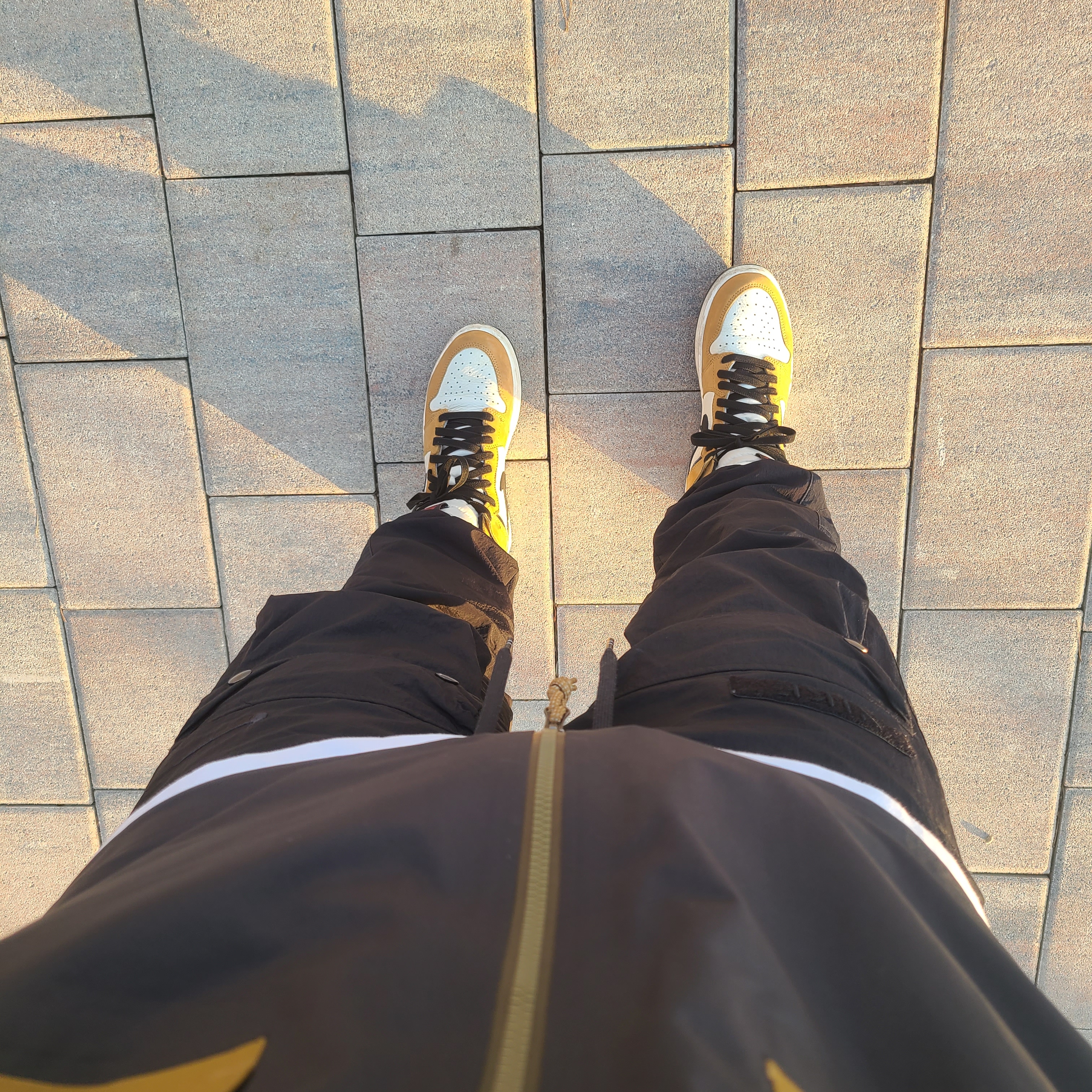 Jordan 1 Retro High Rookie of the Year, Nike ACG Gore-Tex Misery Ridge Jacket Golden Beige - US/EU 착용 스타일