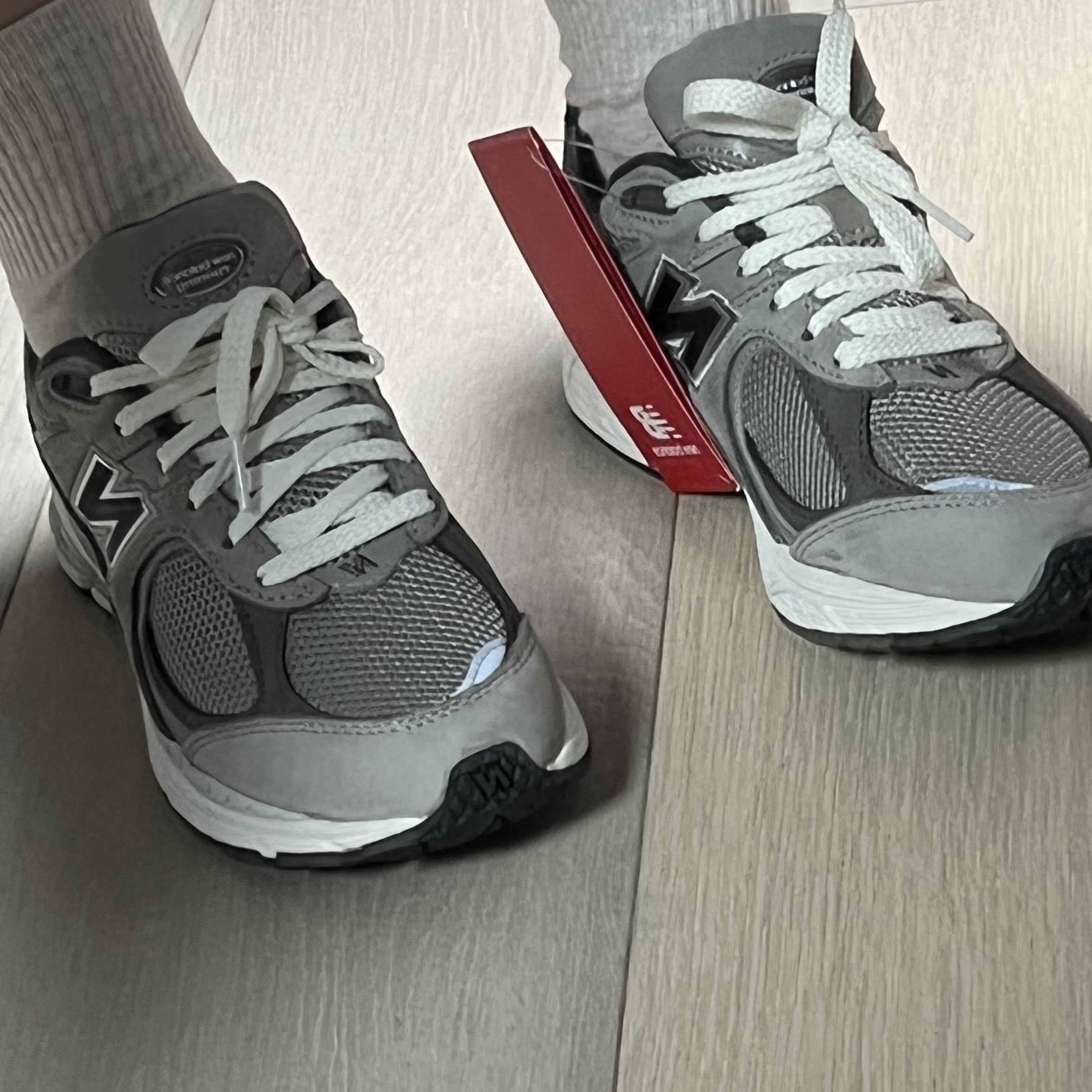 New Balance 2002 Warm Alpaca 착용 스타일