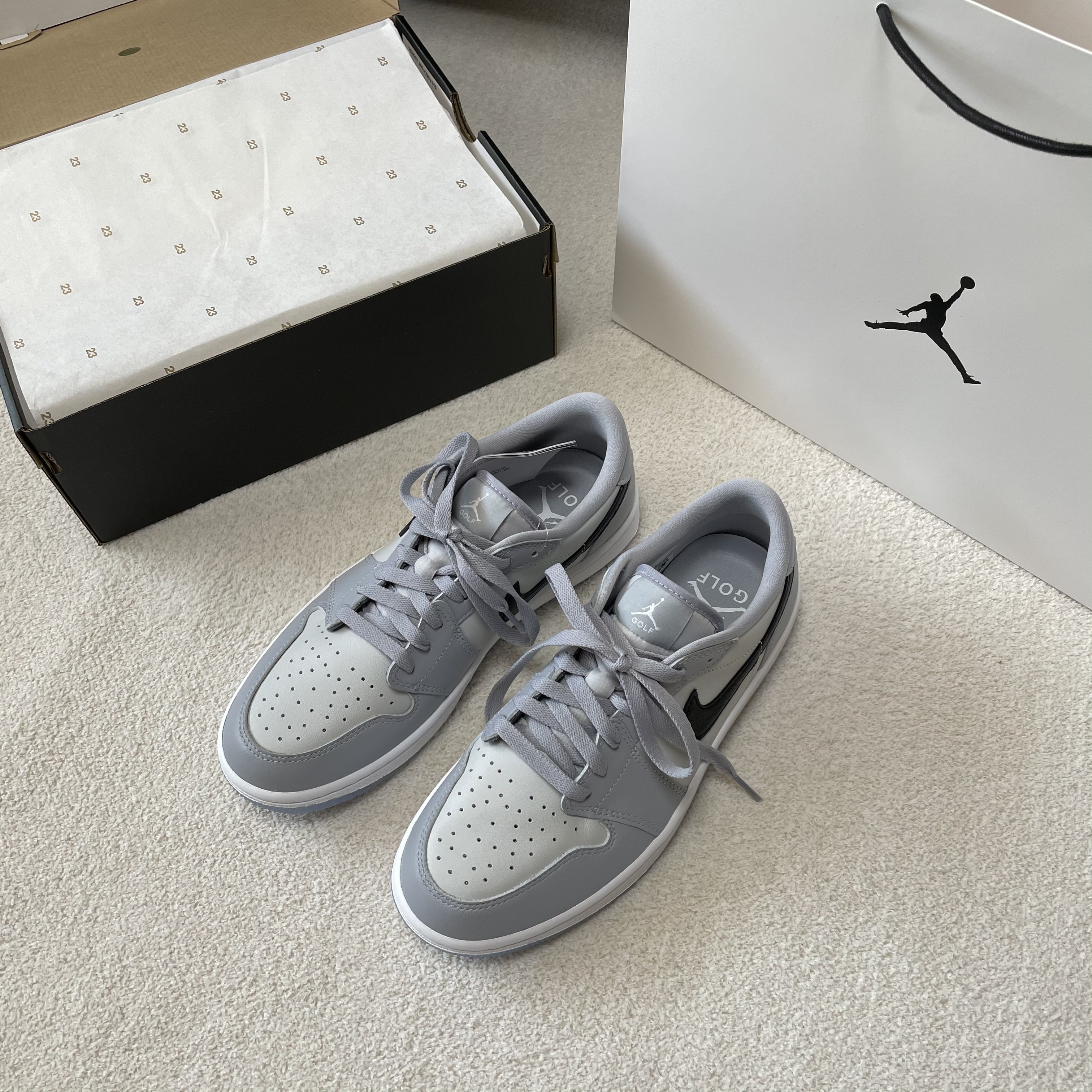 Jordan 1 Low Golf Wolf Grey 착용 스타일