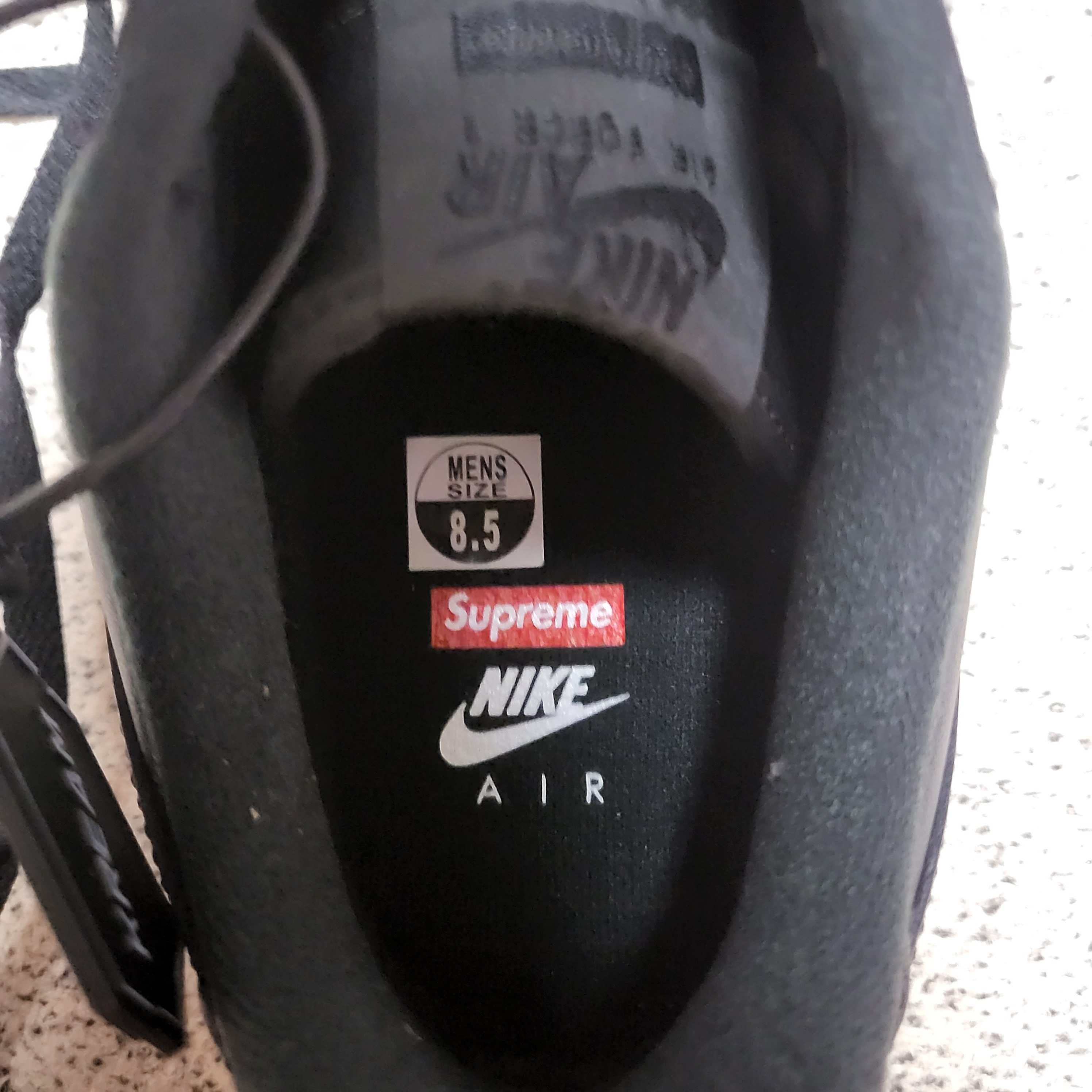 Nike x Supreme Air Force 1 Low Black 착용 스타일 - 4
