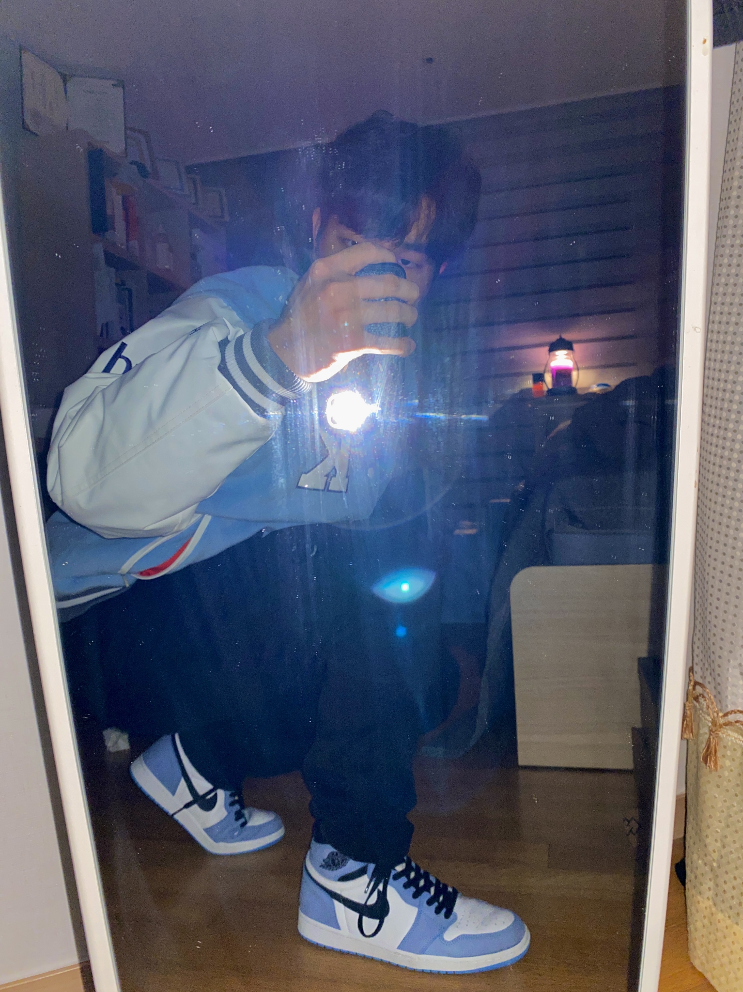Jordan 1 Retro High OG University Blue 착용 스타일