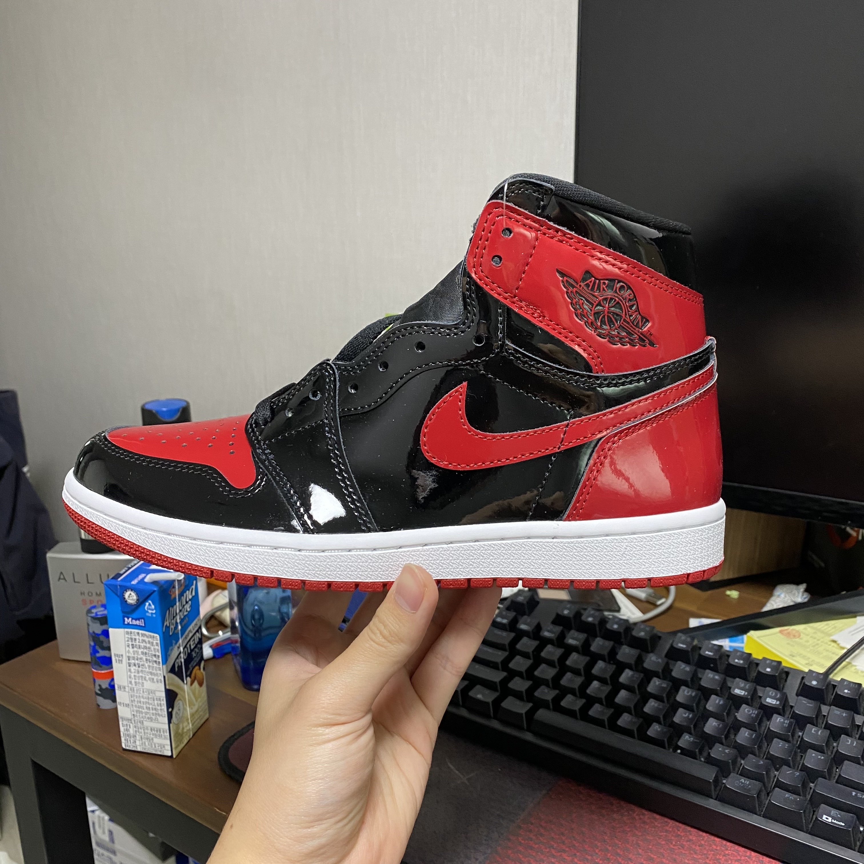 Jordan 1 Retro High OG Patent Bred 착용 스타일