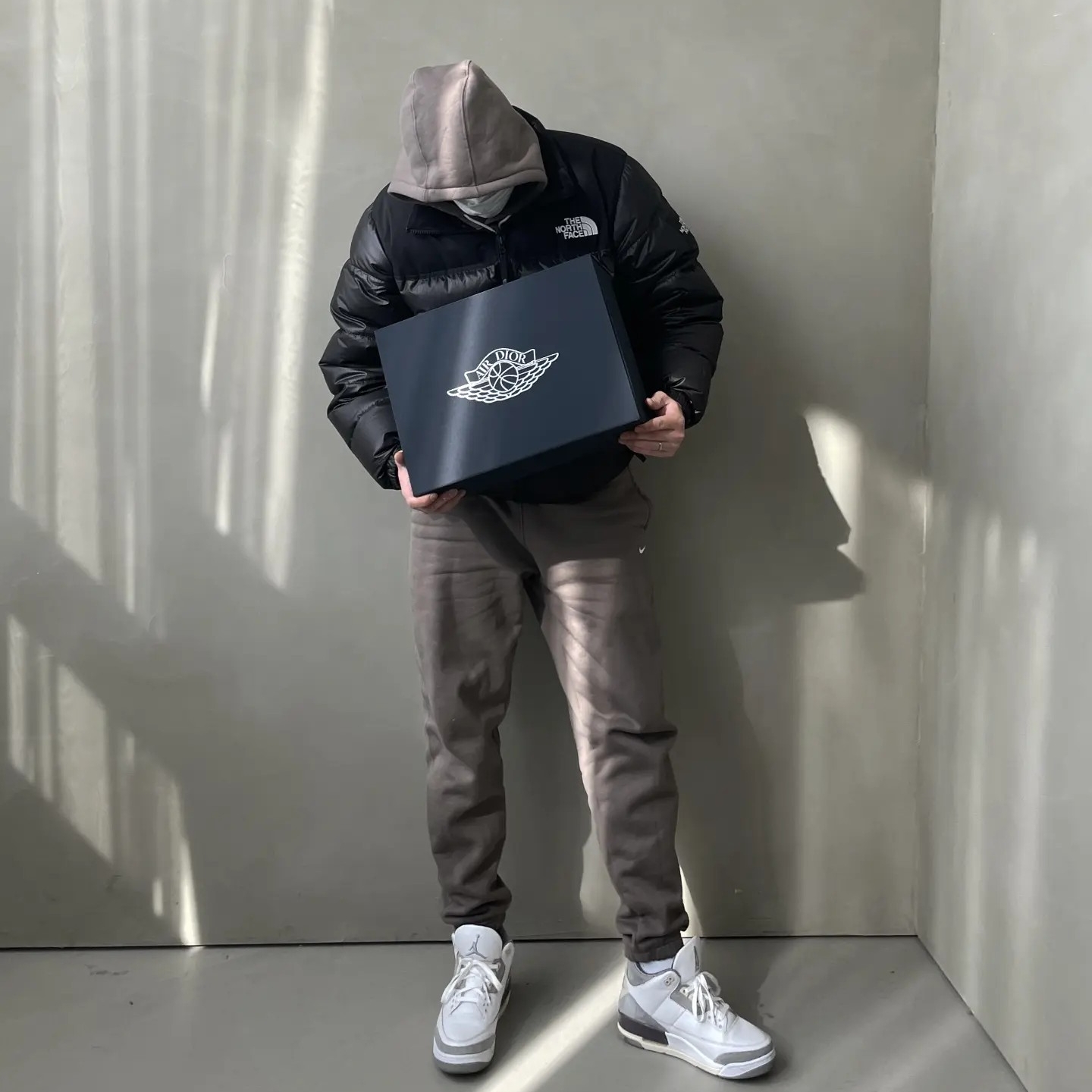 (W) Jordan 3 x A Ma Maniere Retro SP, Jordan 1 x Dior High OG 착용 스타일 - 2