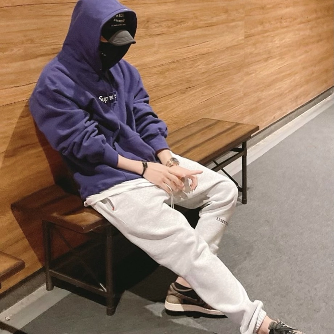 Jordan 1 x Travis Scott Retro Low OG SP Mocha, Supreme Box Logo Hooded Sweatshirt Washed Navy - 21FW 착용 스타일