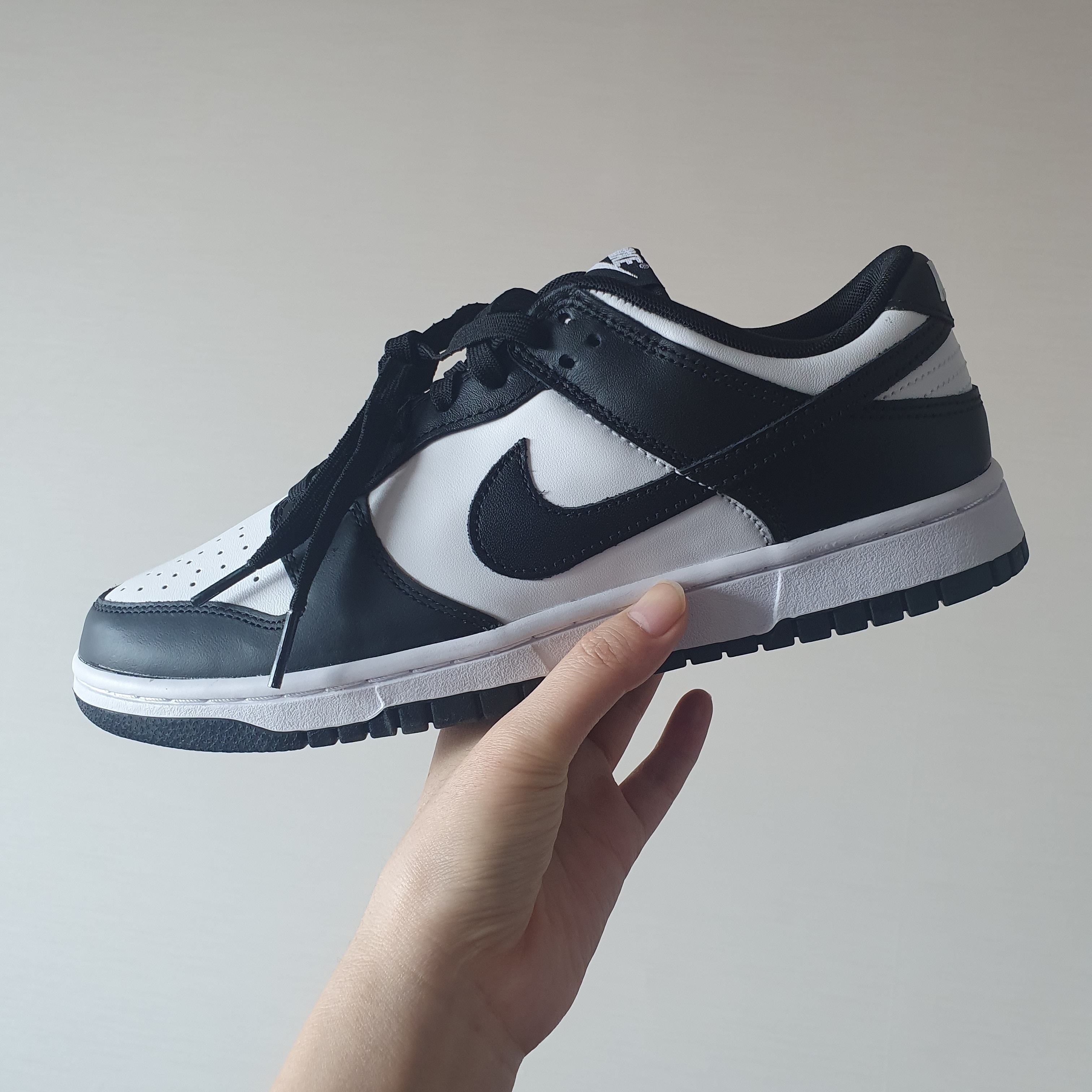 Nike Dunk Low Retro Black 착용 스타일