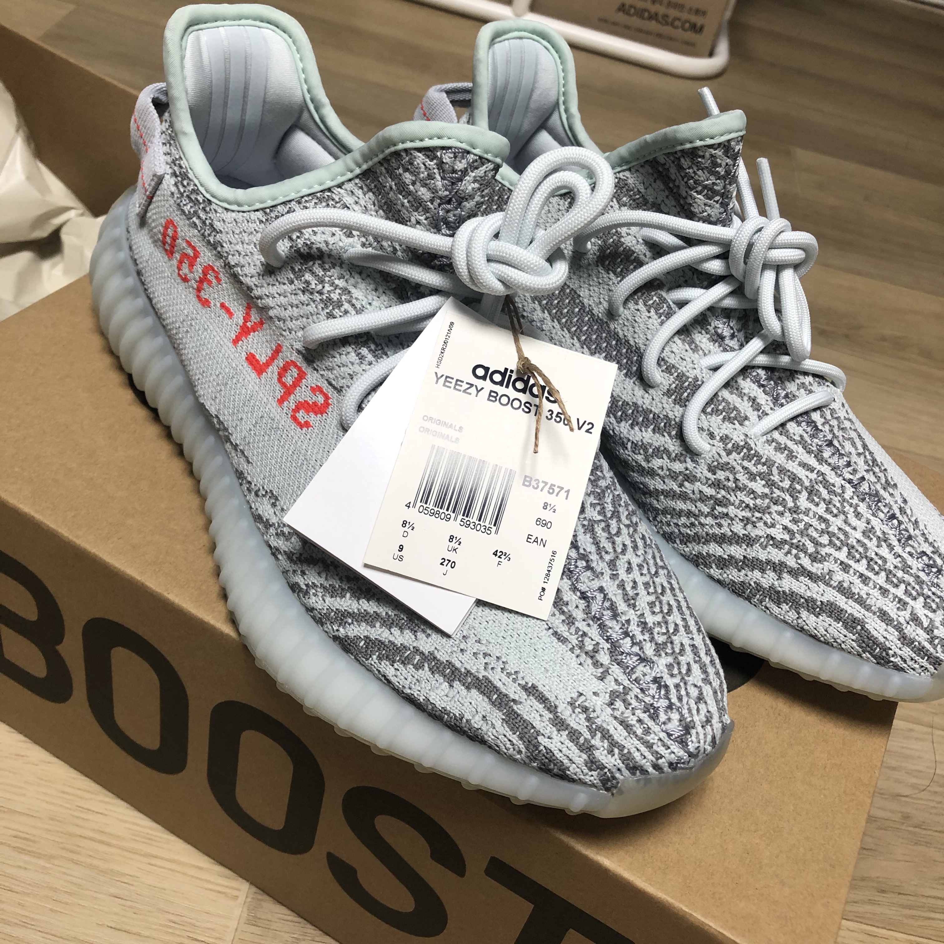 Adidas Yeezy Boost 350 V2 Blue Tint 2017 착용 스타일