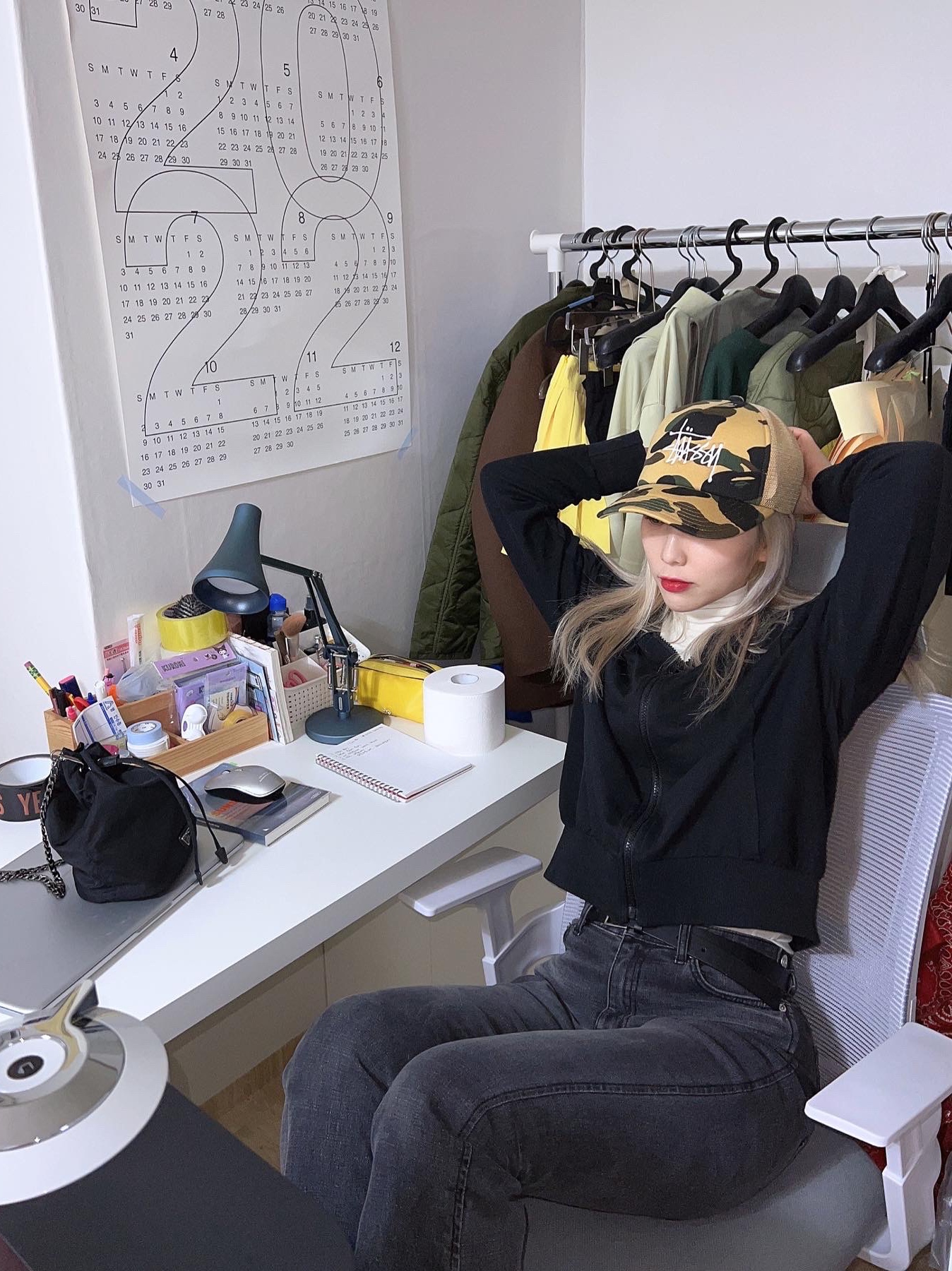 Stussy x BAPE Trucker Cap Yellow 착용 스타일 - 2