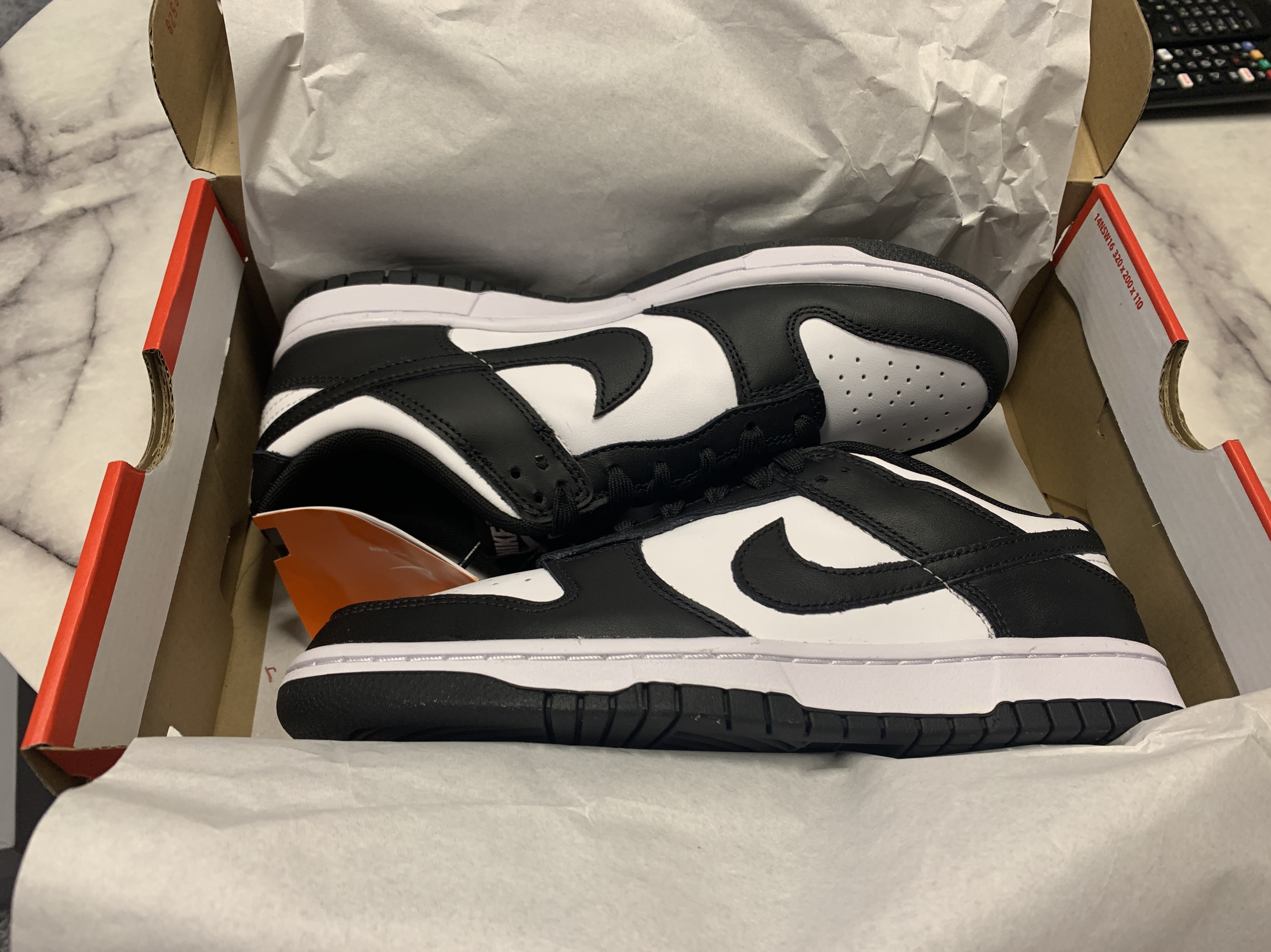 Nike Dunk Low Retro Black 착용 스타일 - 2