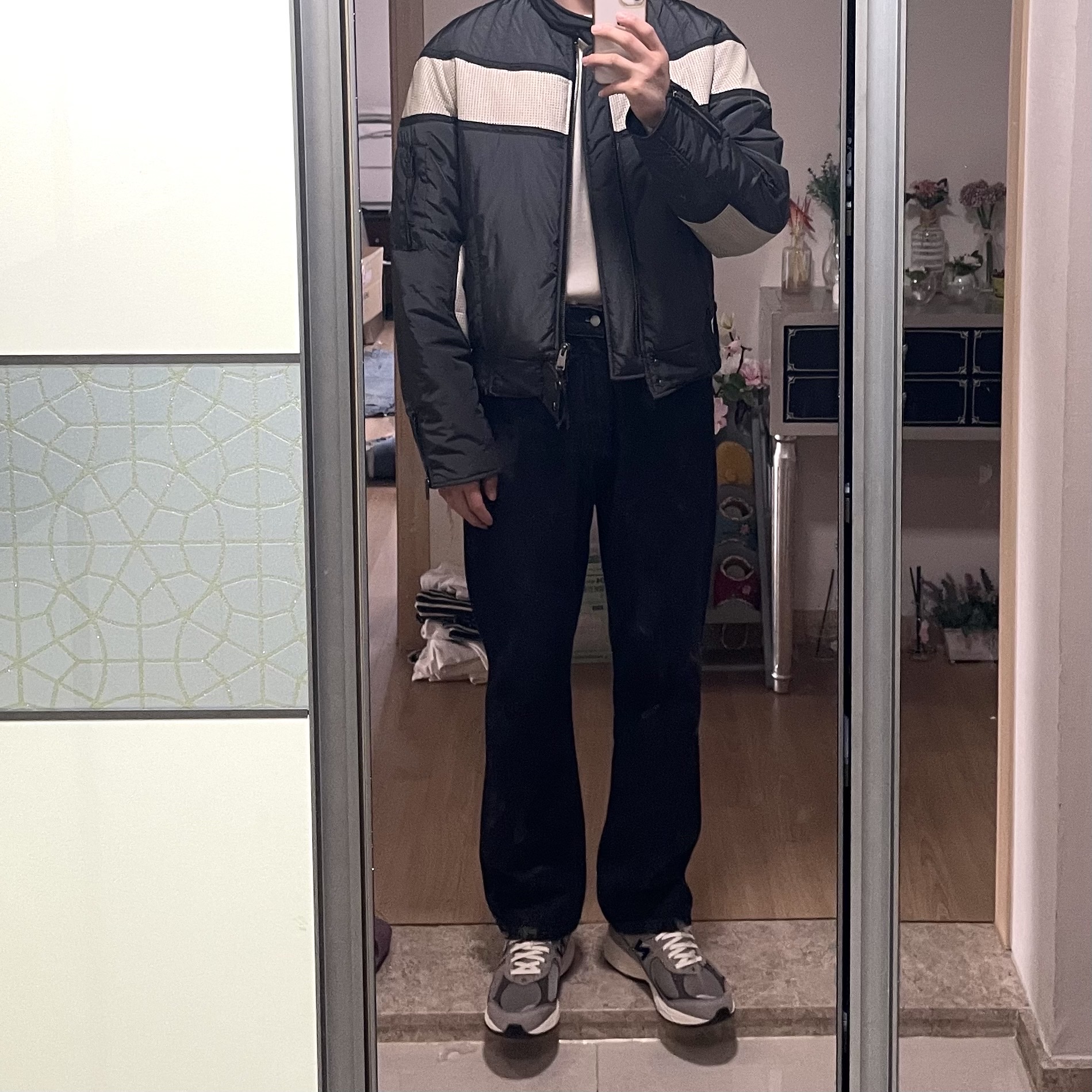 New Balance 2002 Warm Alpaca 착용 스타일