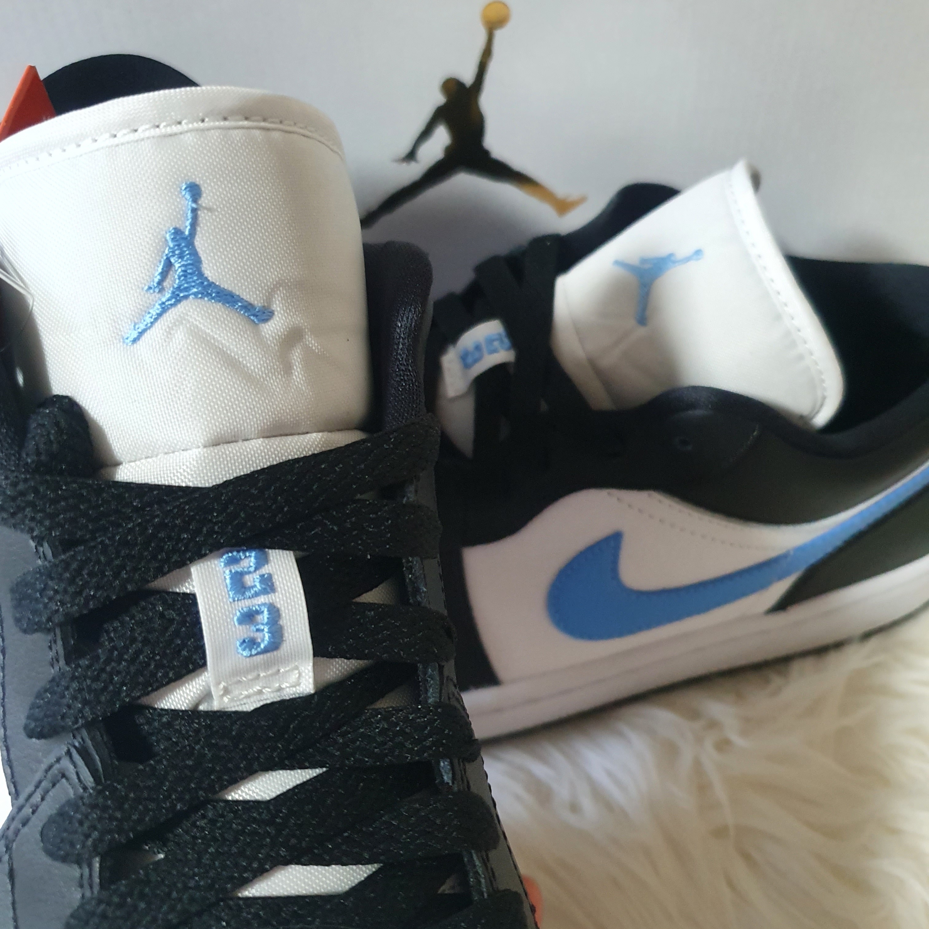 (W) Jordan 1 Low Black University Blue 착용 스타일 - 3