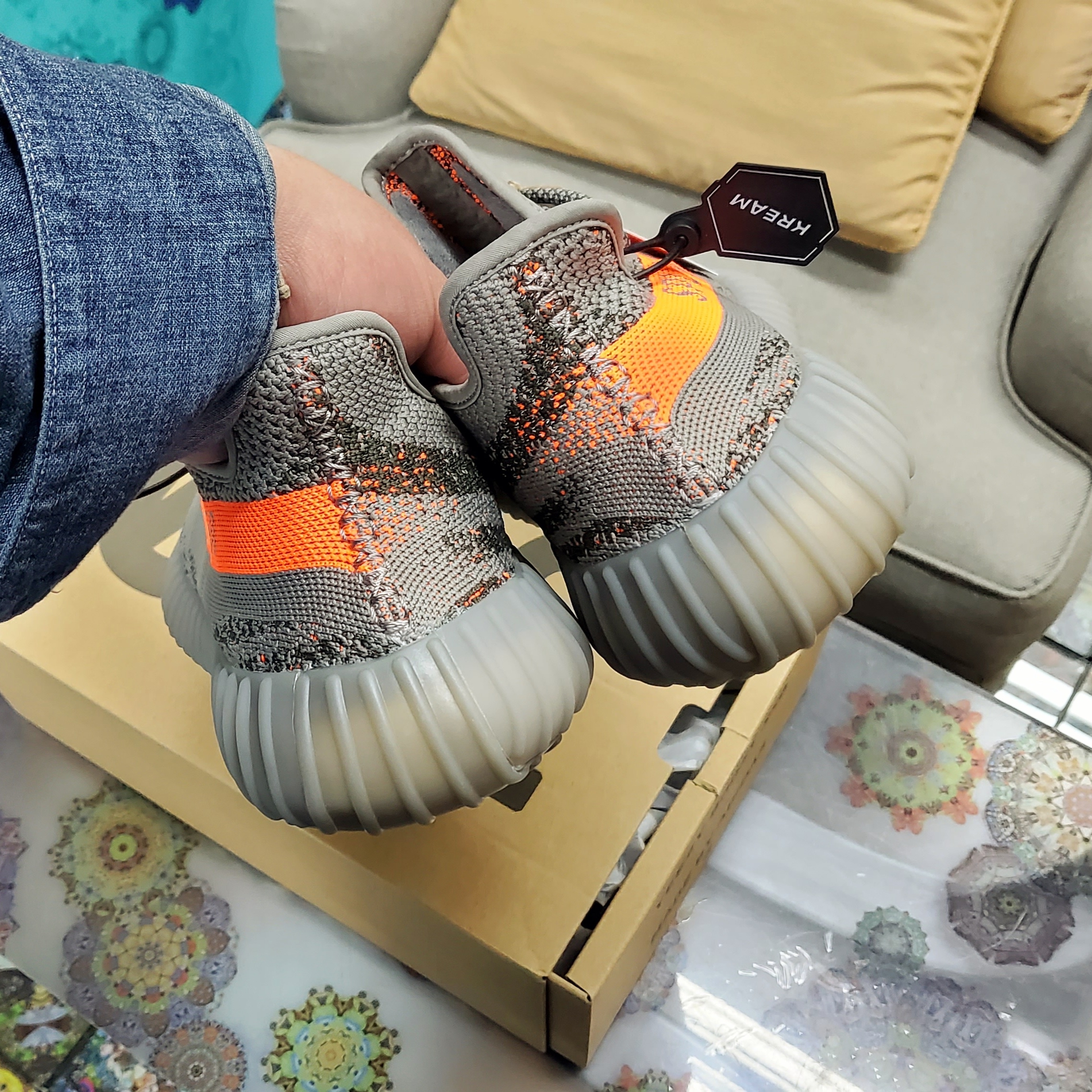Adidas Yeezy Boost 350 V2 Beluga - Reflective 착용 스타일 - 3