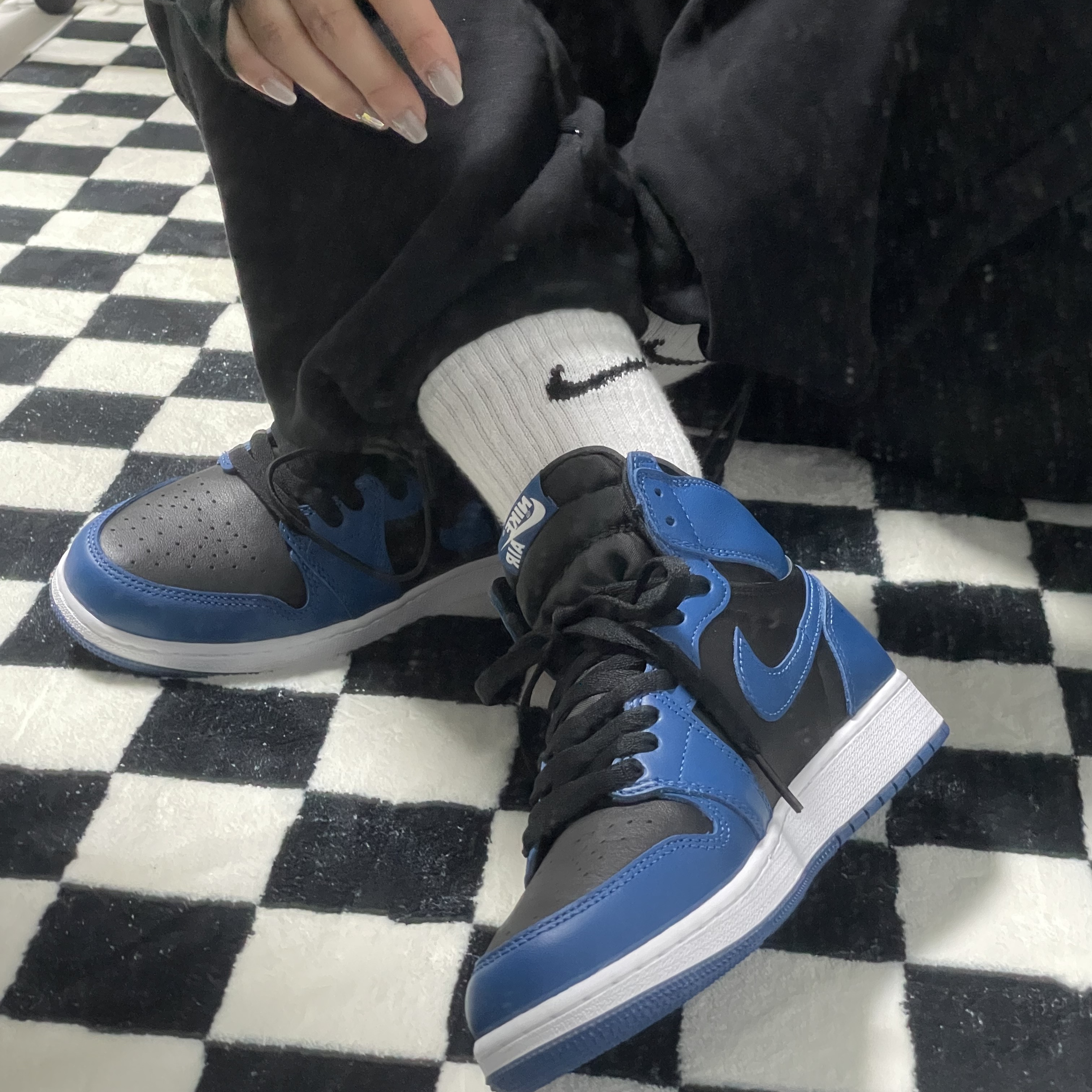 (GS) Jordan 1 Retro High OG Dark Marina Blue 착용 스타일 - 1