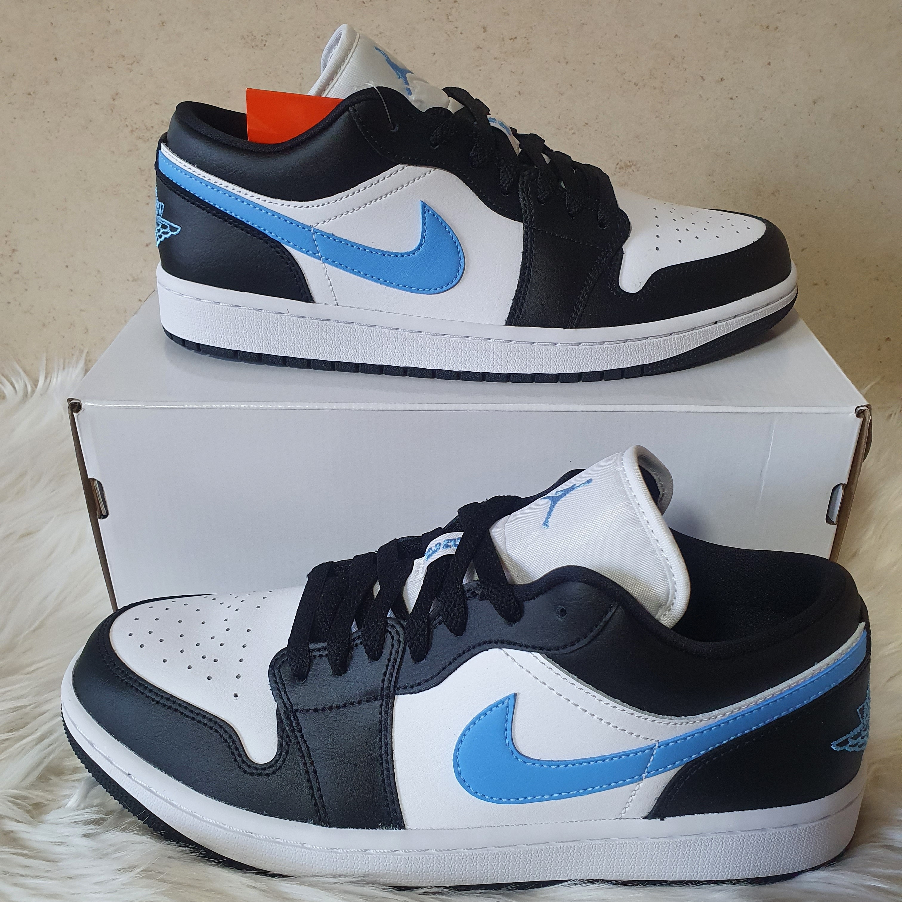 (W) Jordan 1 Low Black University Blue 착용 스타일 - 1