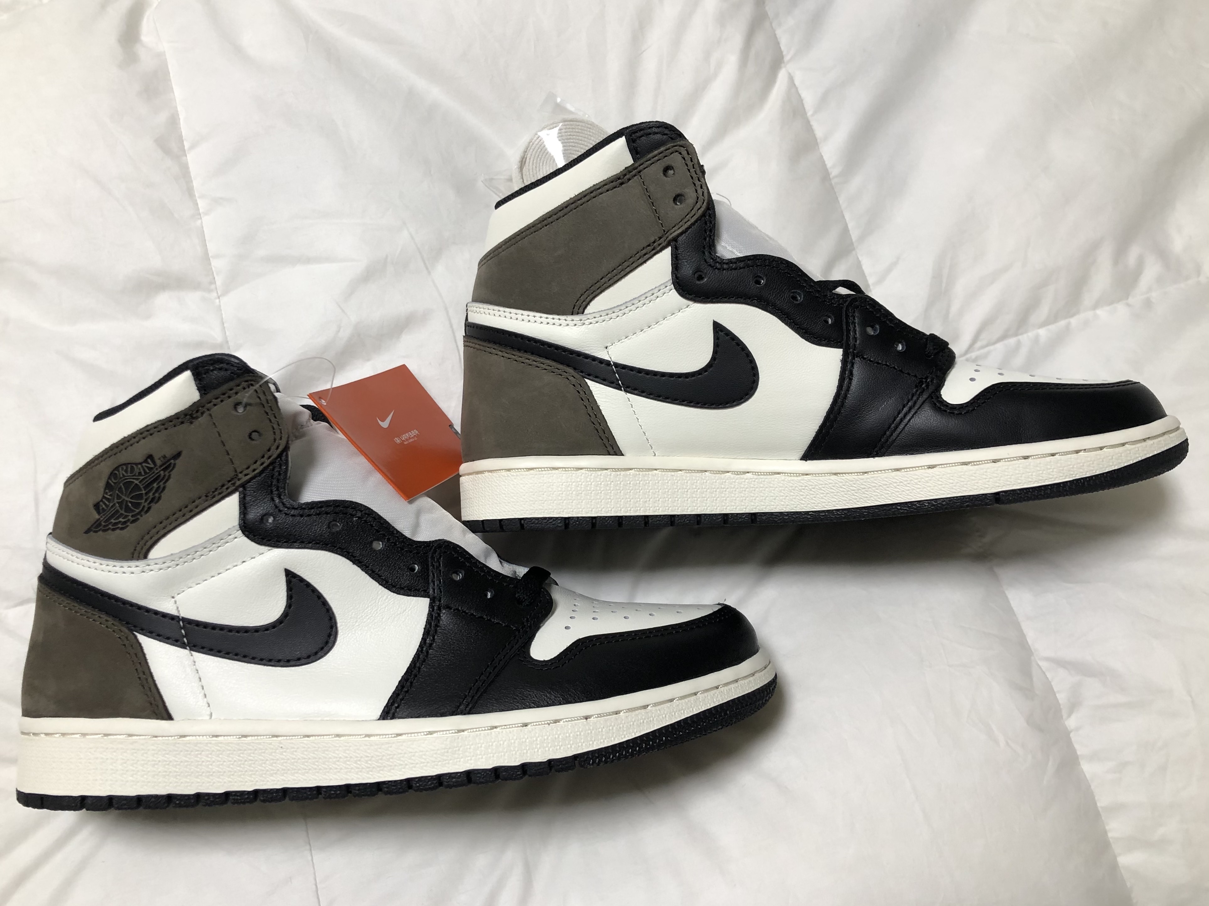 Jordan 1 Retro High OG Black Mocha 착용 스타일 - 1