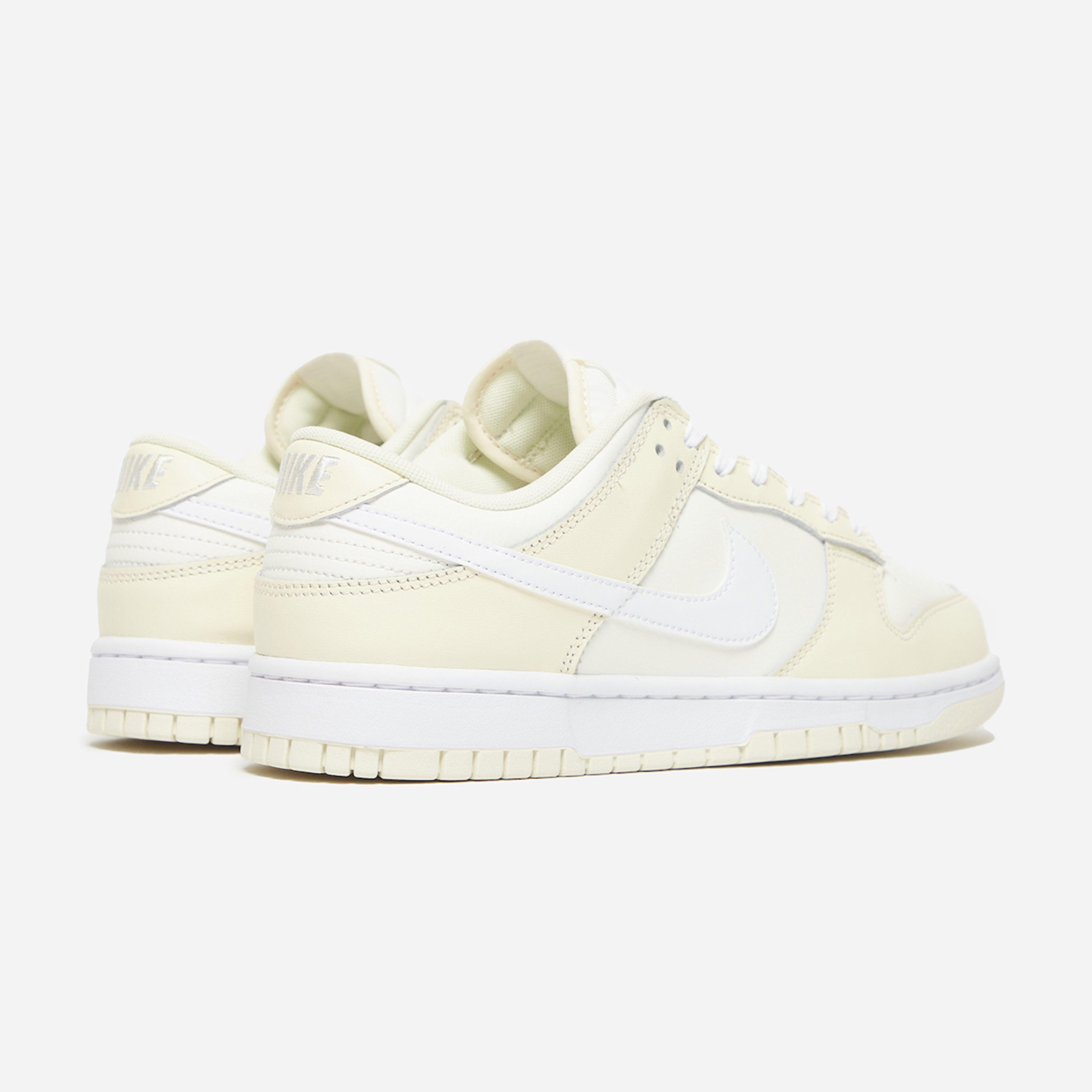 Nike Dunk Low Retro Coconut Milk 착용 스타일 - 3