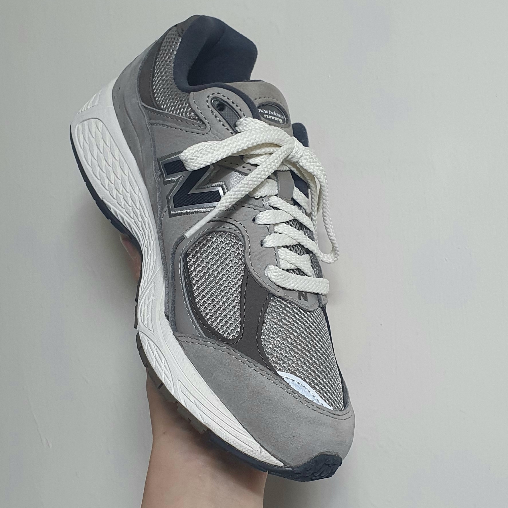New Balance 2002 Warm Alpaca 착용 스타일 - 2