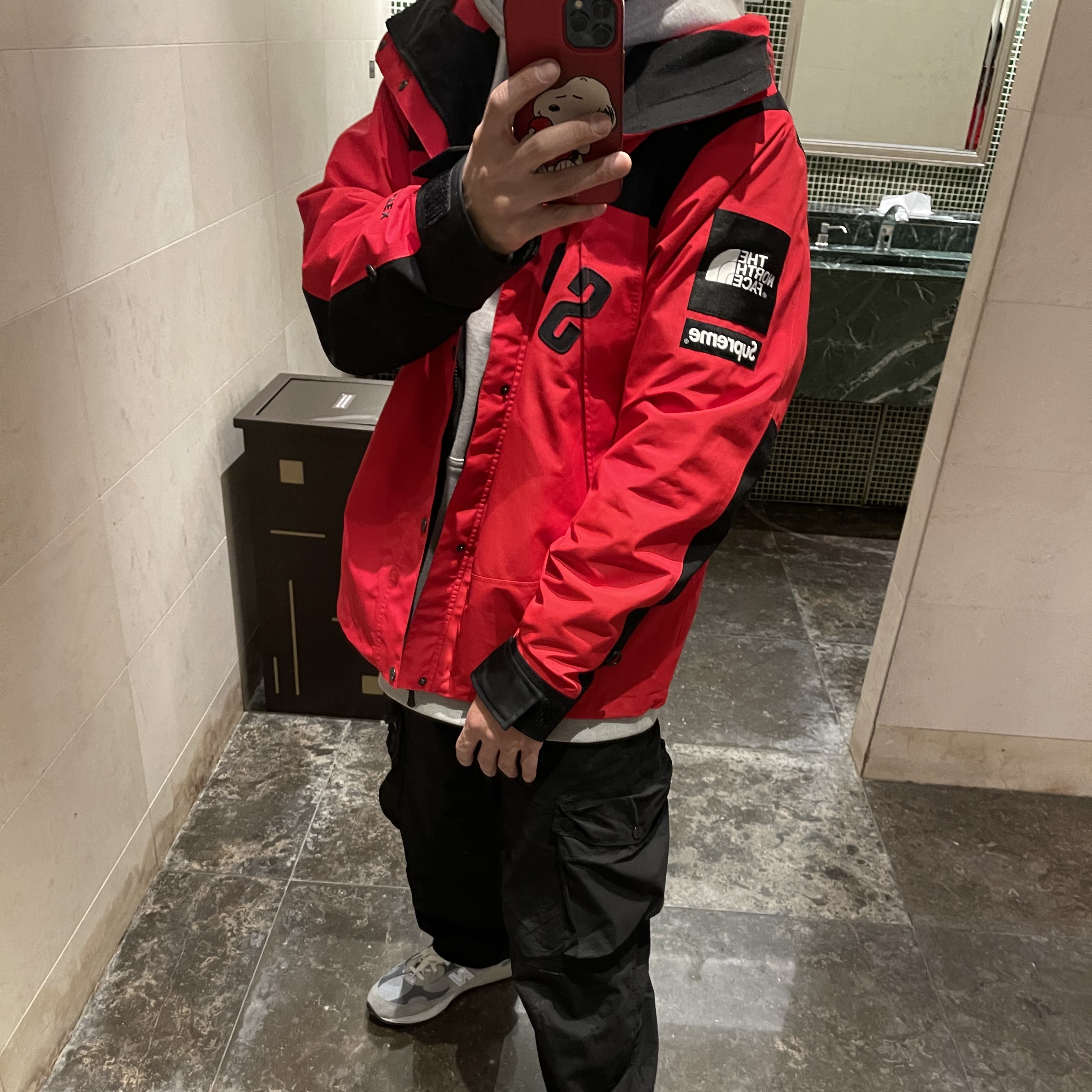 New Balance 992 Made in USA Grey - D Standard, Supreme x The North Face Arc Logo Mountain Parka Red - 19SS 착용 스타일