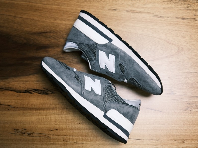 New Balance 990 Made in USA Grey 착용 스타일 - 2