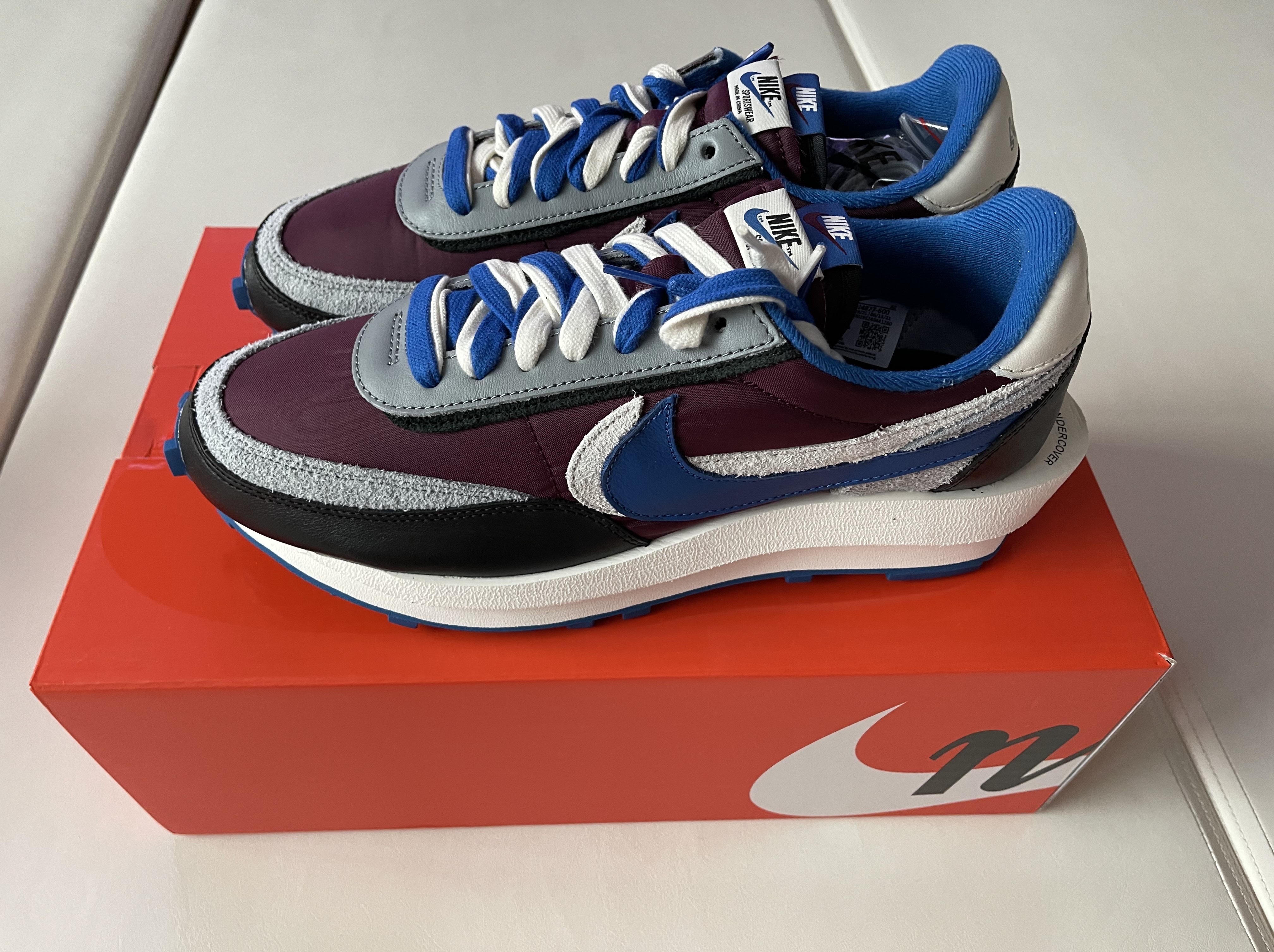 Nike x Sacai x Undercover LDWaffle Night Maroon Team Royal 착용 스타일 - 1