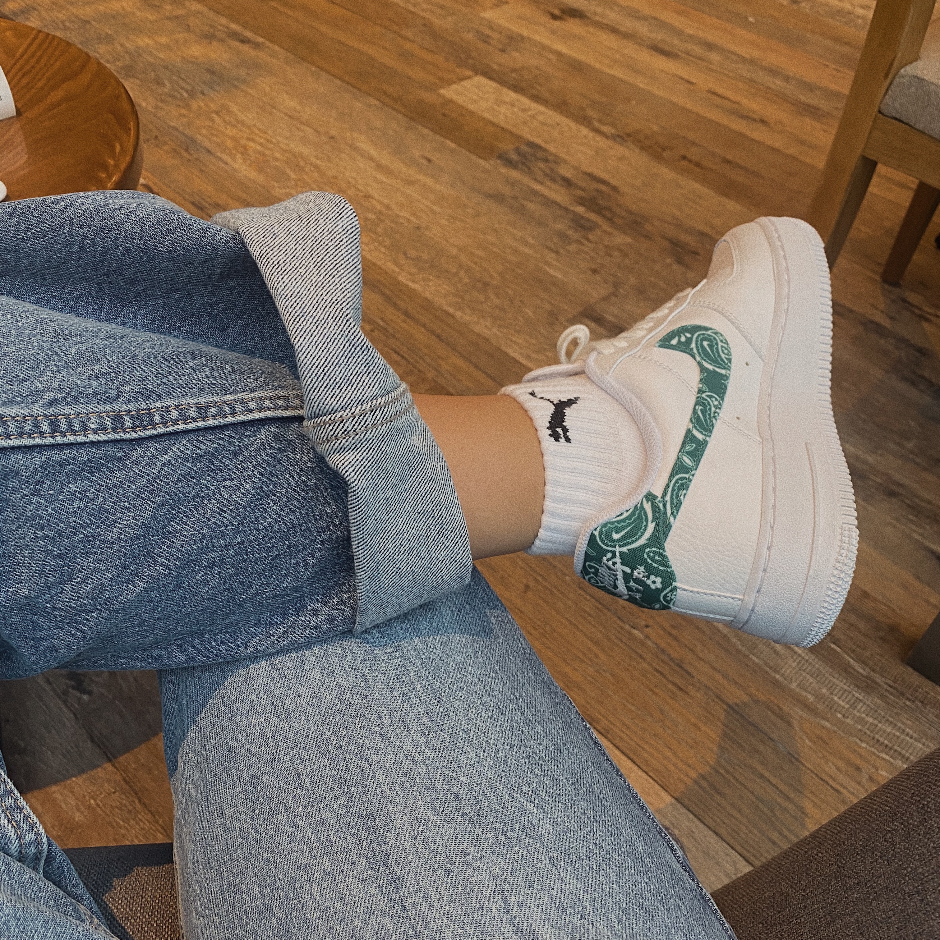 (W) Nike Air Force 1 '07 Essential Paisley Swoosh White Malachite 착용 스타일
