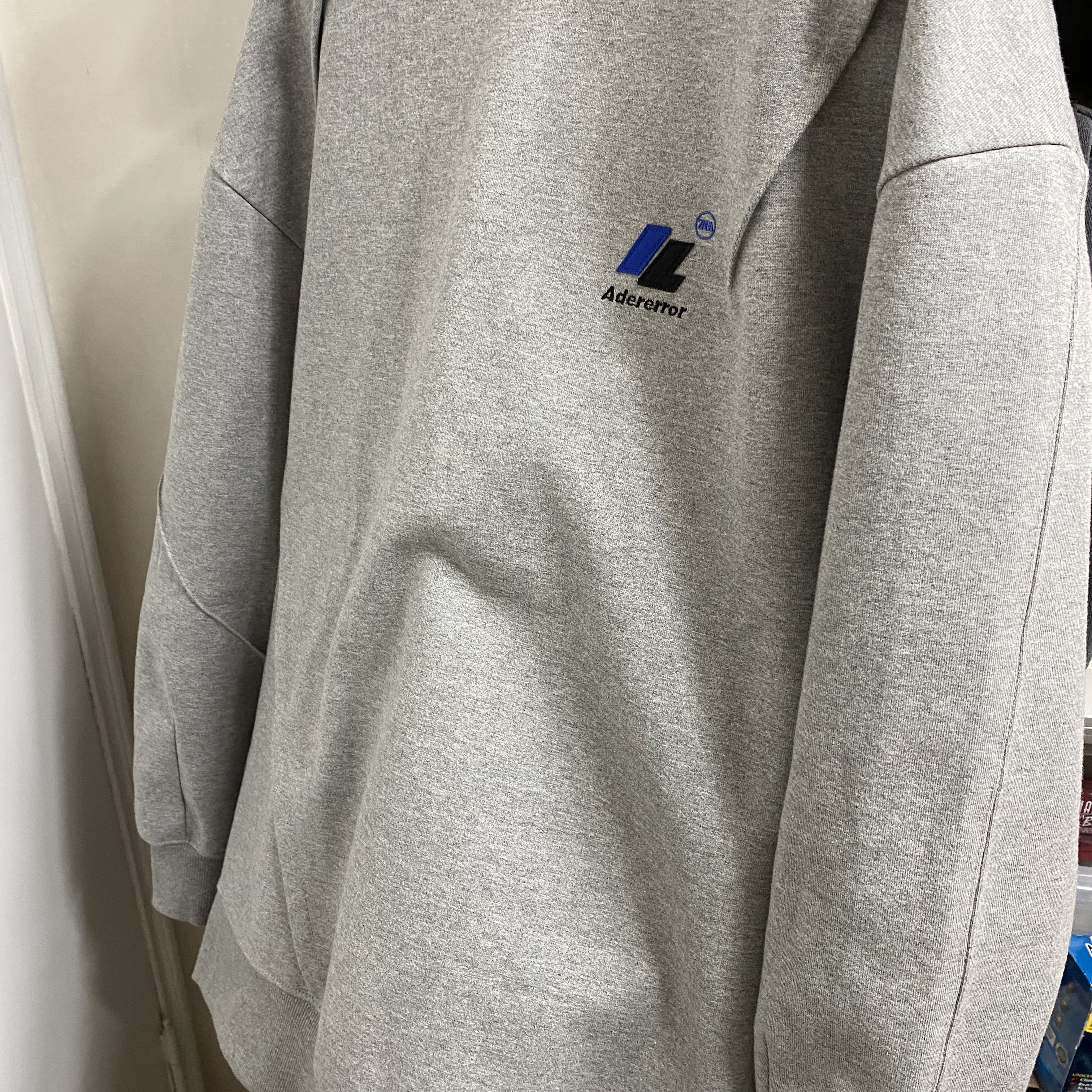 Zara x Ader Error Oversize Sweatshirt Grey 착용 스타일