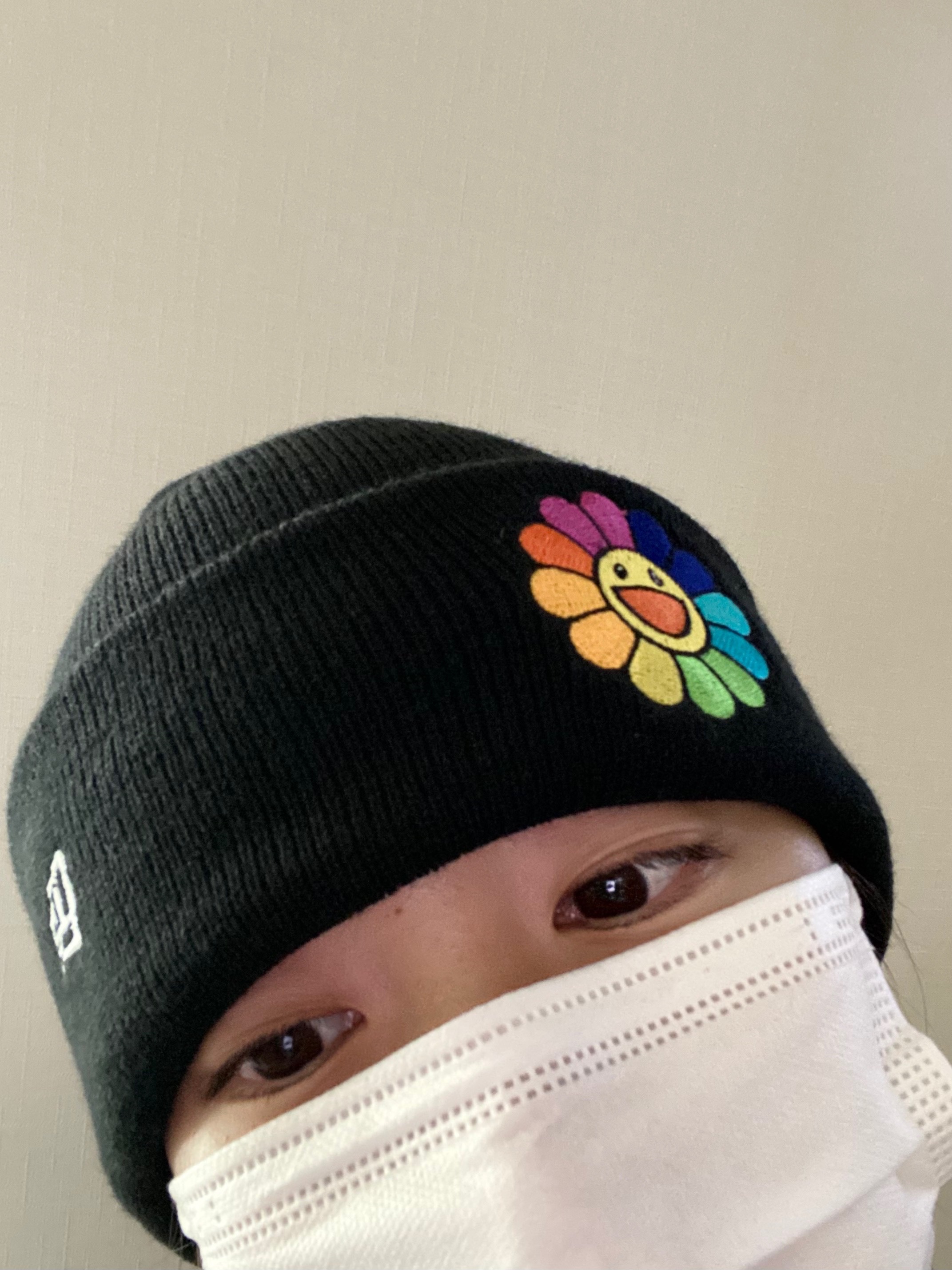 New Era x Murakami Takashi Ohana Beanie Black 착용 스타일 - 2