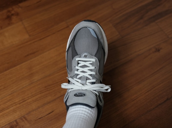 New Balance 2002 Warm Alpaca 착용 스타일 - 4