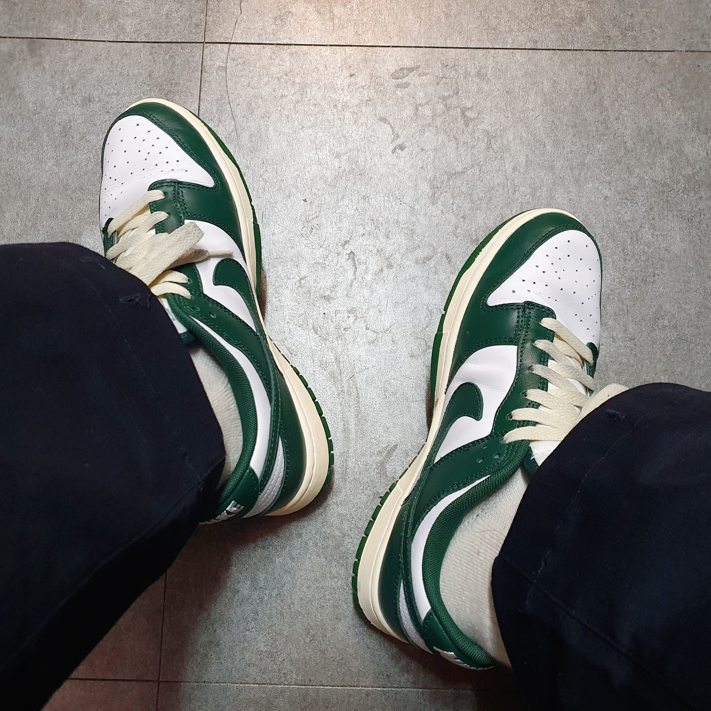 Nike Dunk Low Retro Varsity Green 착용 스타일