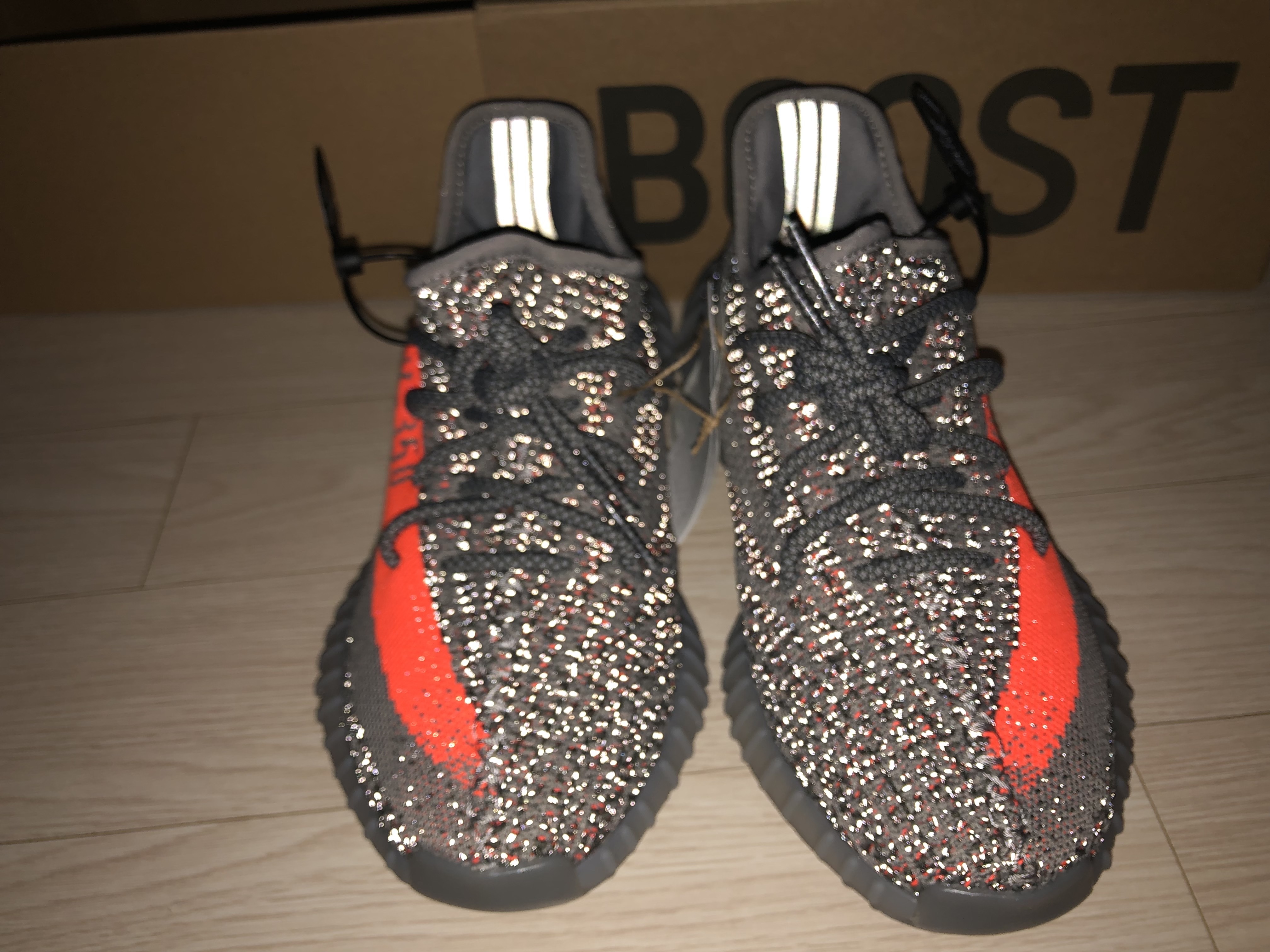 Adidas Yeezy Boost 350 V2 Beluga - Reflective 착용 스타일 - 2