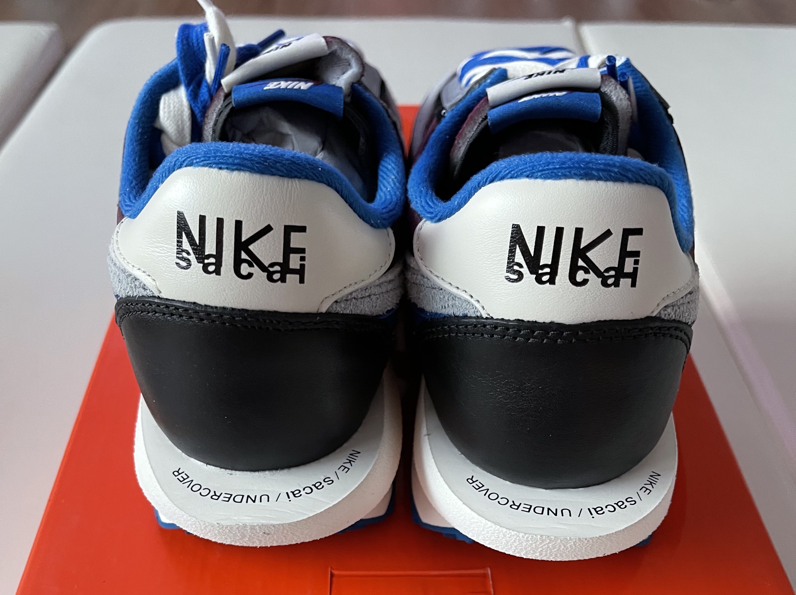 Nike x Sacai x Undercover LDWaffle Night Maroon Team Royal 착용 스타일 - 2