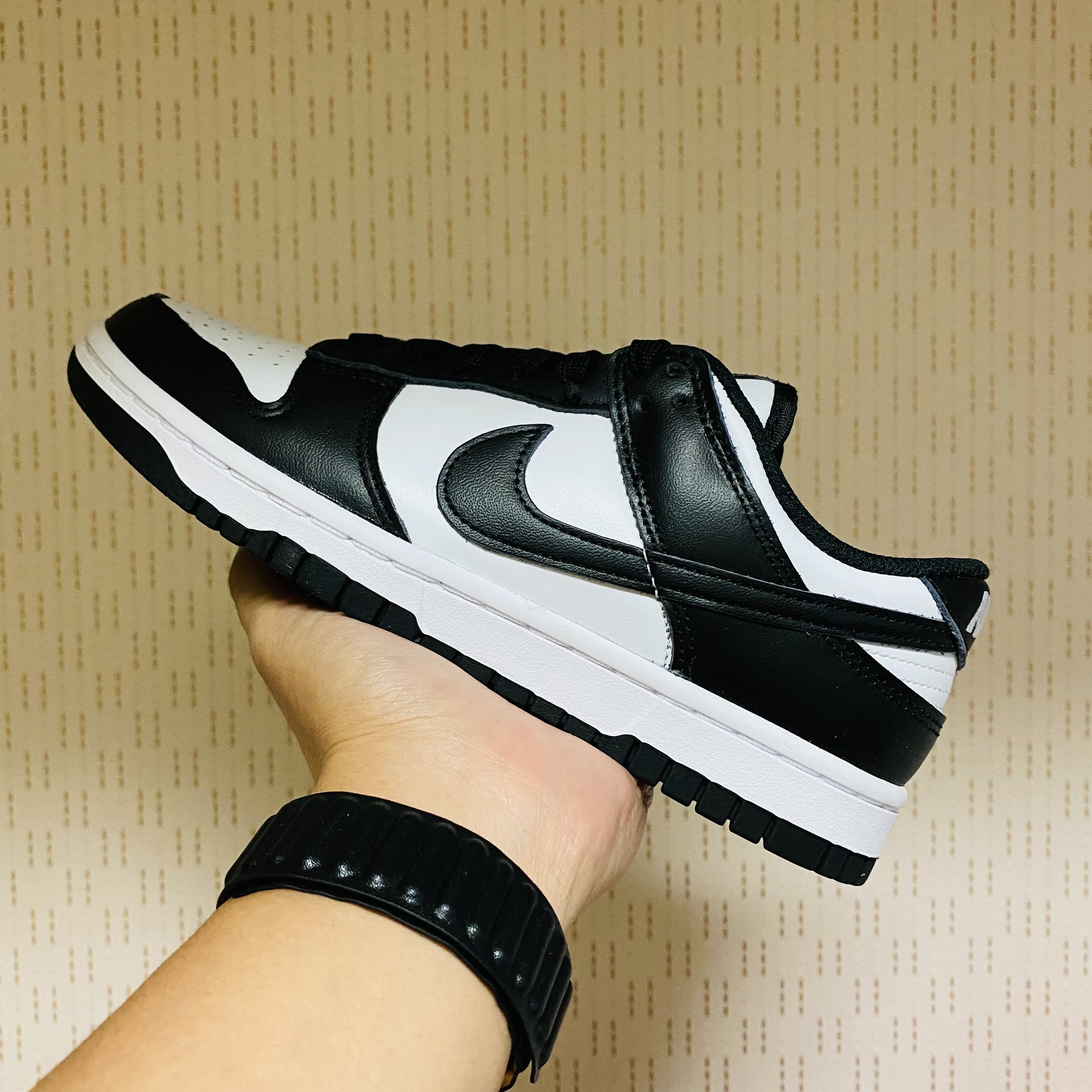 (W) Nike Dunk Low Black 착용 스타일