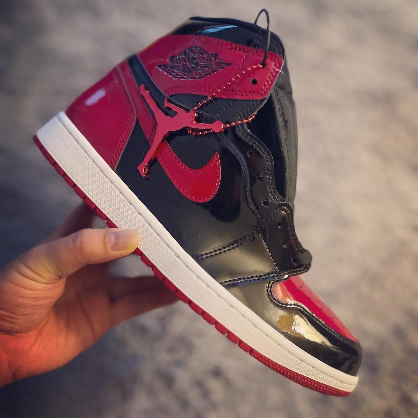 Jordan 1 Retro High OG Patent Bred 착용 스타일 - 1