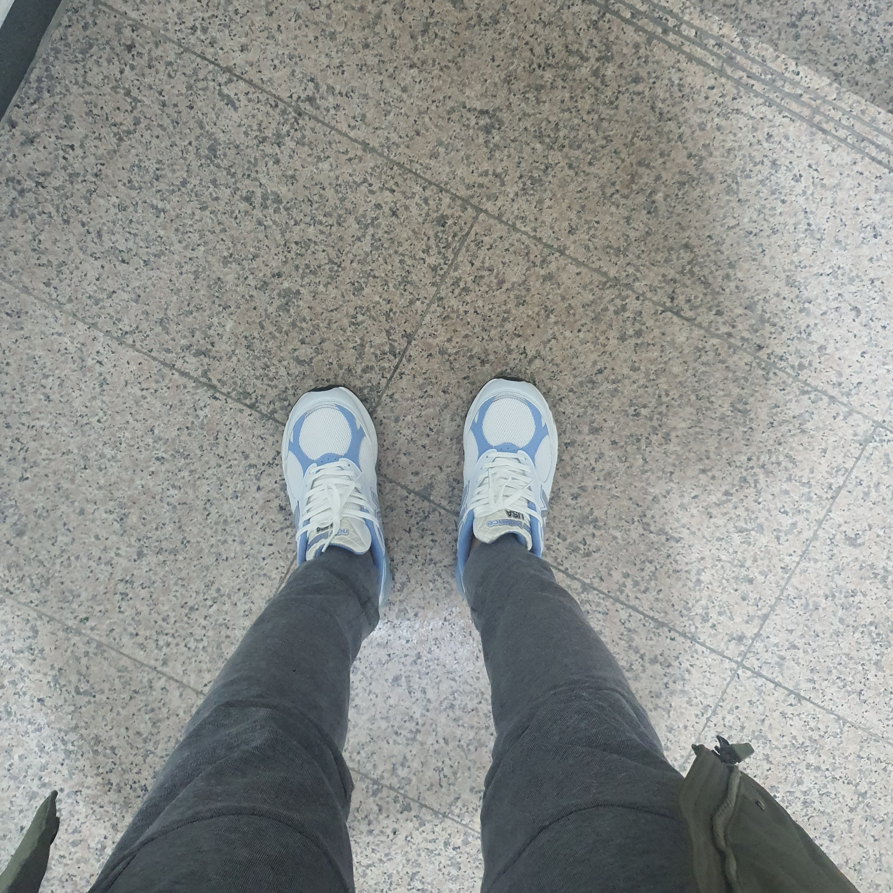 (W) New Balance 990v3 Made in USA White Blue - B Standard 착용 스타일