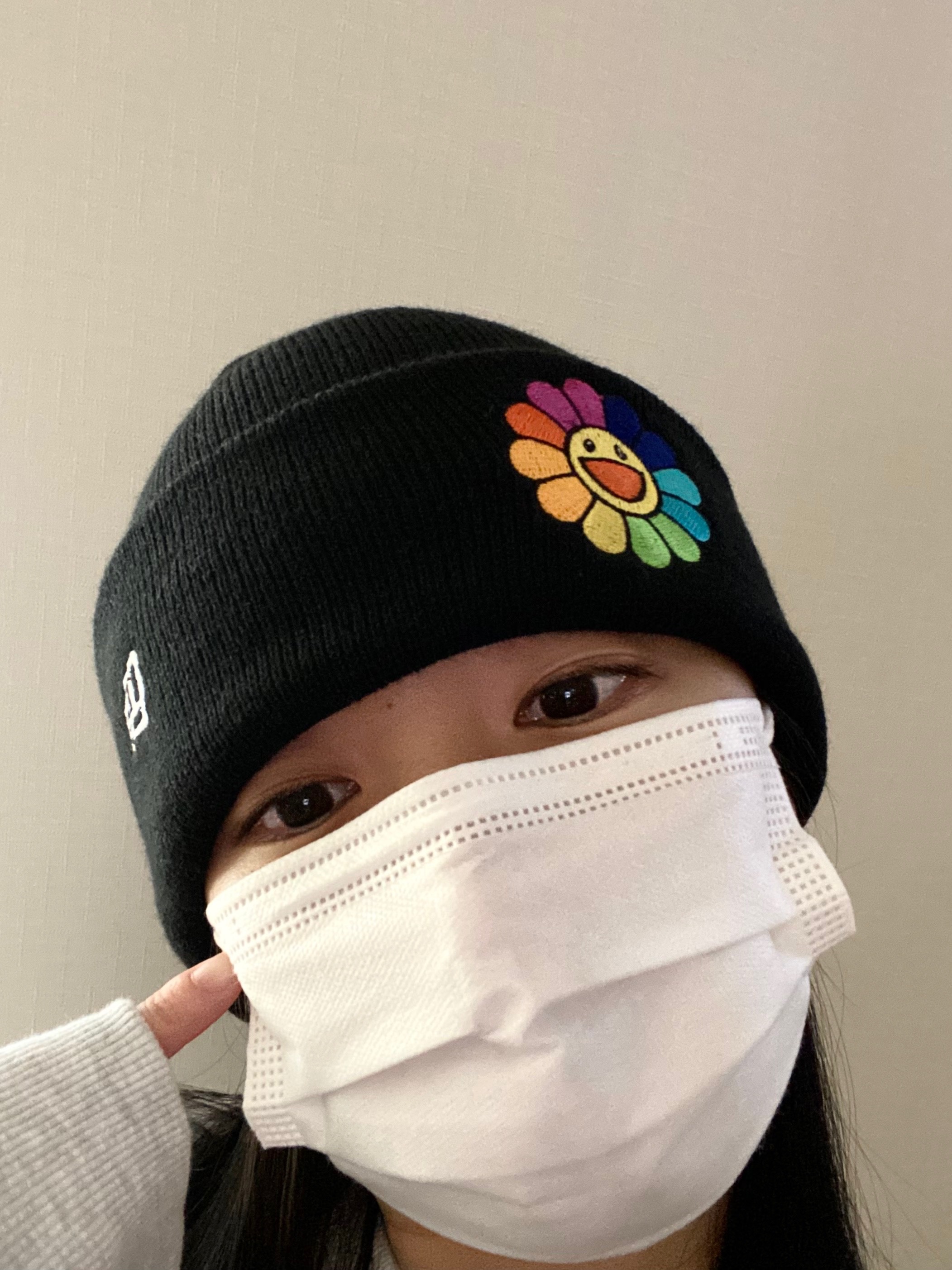 New Era x Murakami Takashi Ohana Beanie Black 착용 스타일 - 3