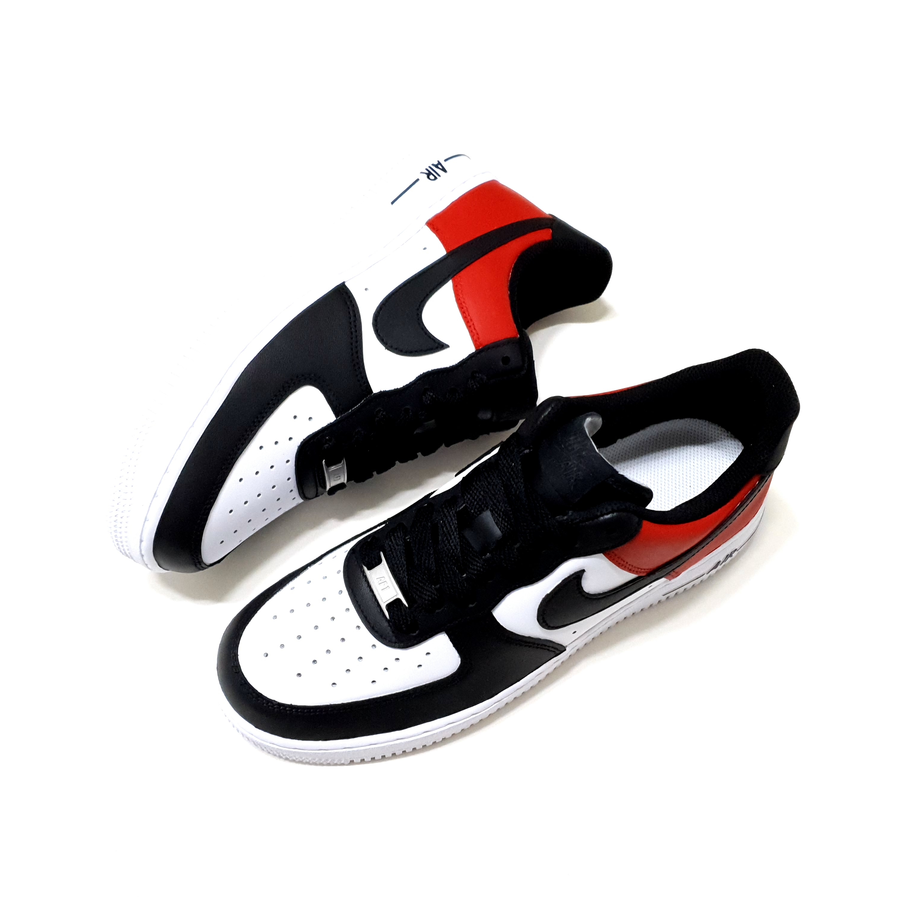 Nike Air Force 1 '07 Low White, Jordan 1 Low Black Toe 착용 스타일 - 2