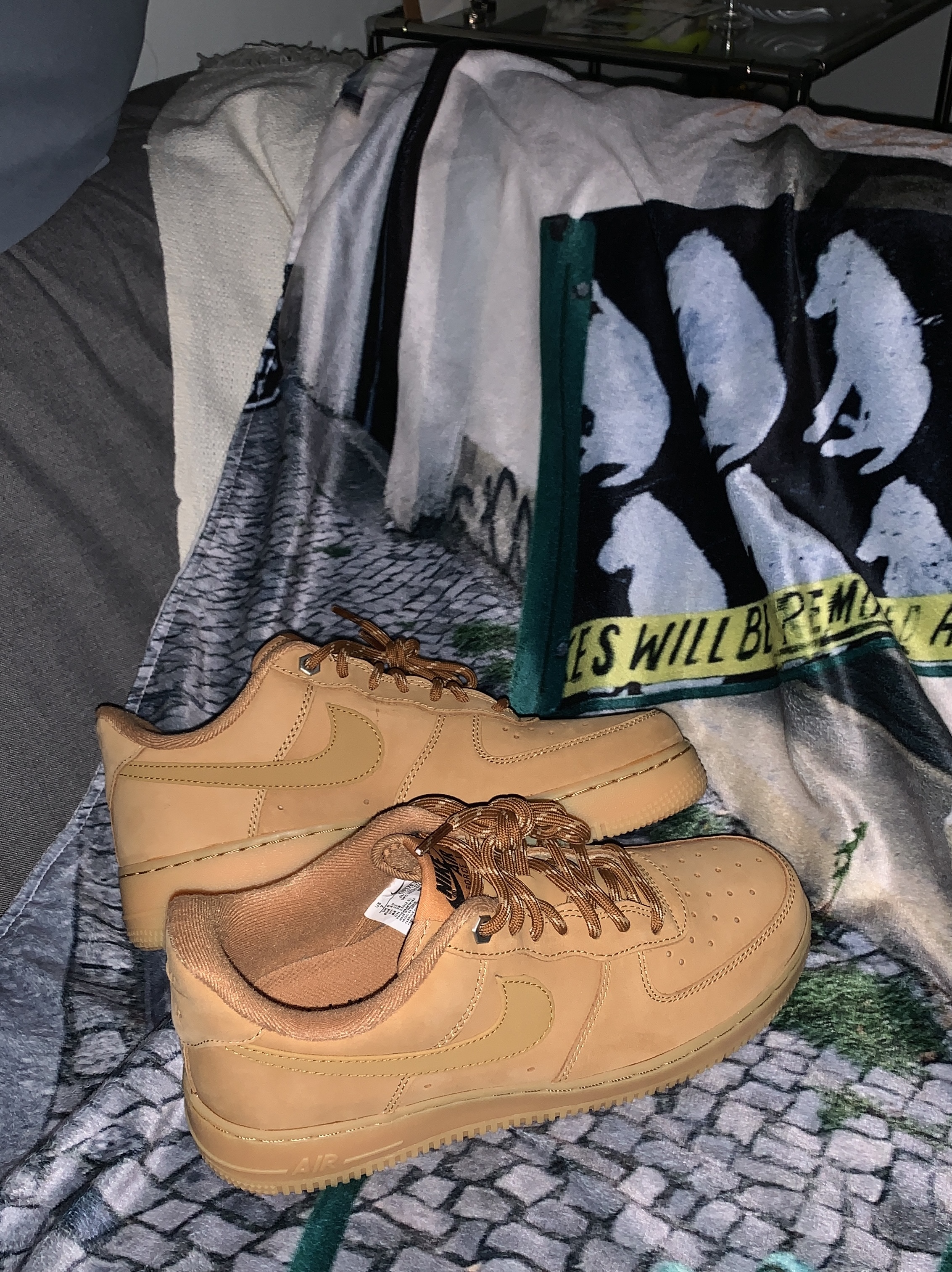 Nike Air Force 1 '07 WB Flax 착용 스타일